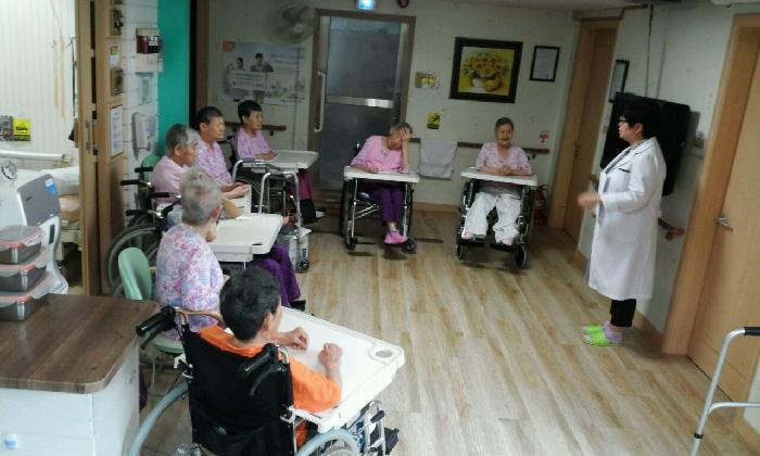 나눔의샘평안노인요양공동생활가정 이미지 5