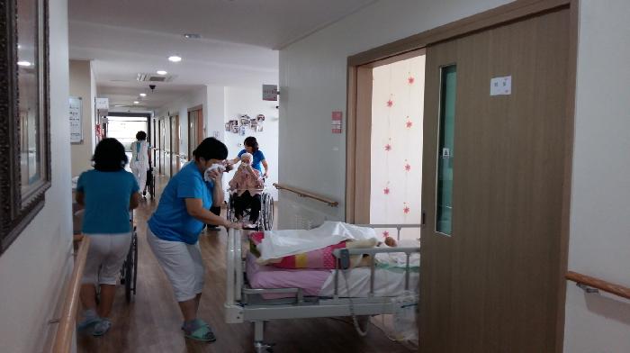 노인요양원 사랑의집 이미지 8