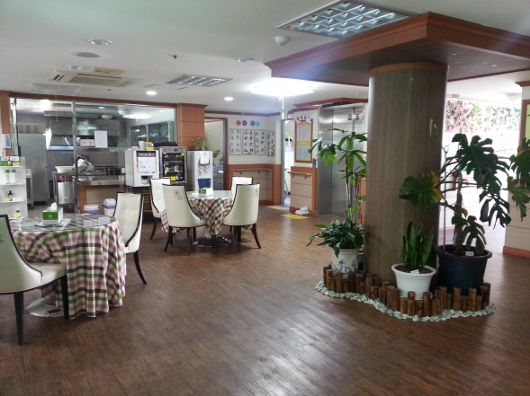 늘푸른노인요양원 이미지 4