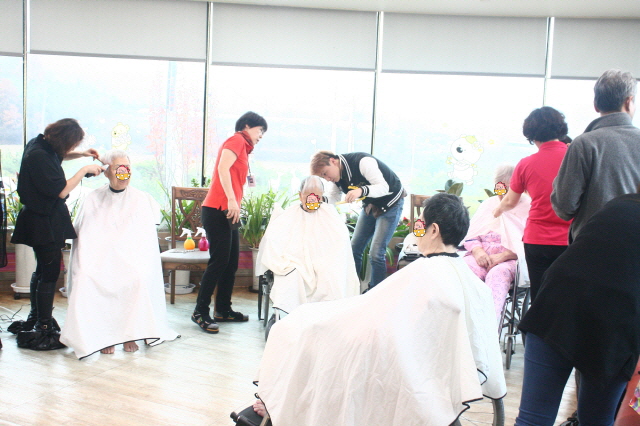 패밀리전문요양원 이미지 17