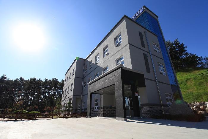 에이플러스홈 노인의료복지시설 이미지 3