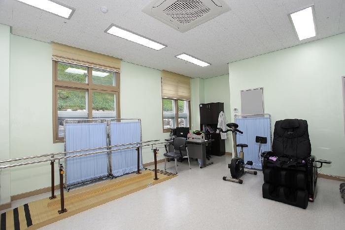 에이플러스홈 노인의료복지시설 이미지 8