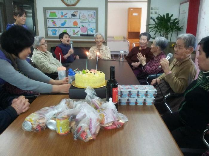 노인요양공동생활가정 사랑가득한집 이미지 3