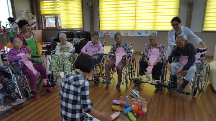 아낌없이 주는 나무 요양원 이미지 12