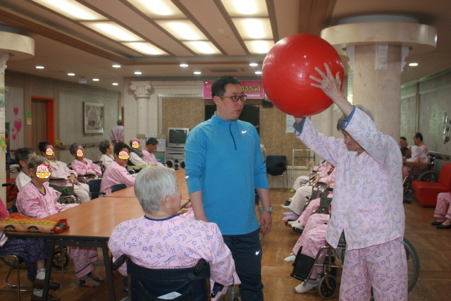 패밀리전문요양원 이미지 9