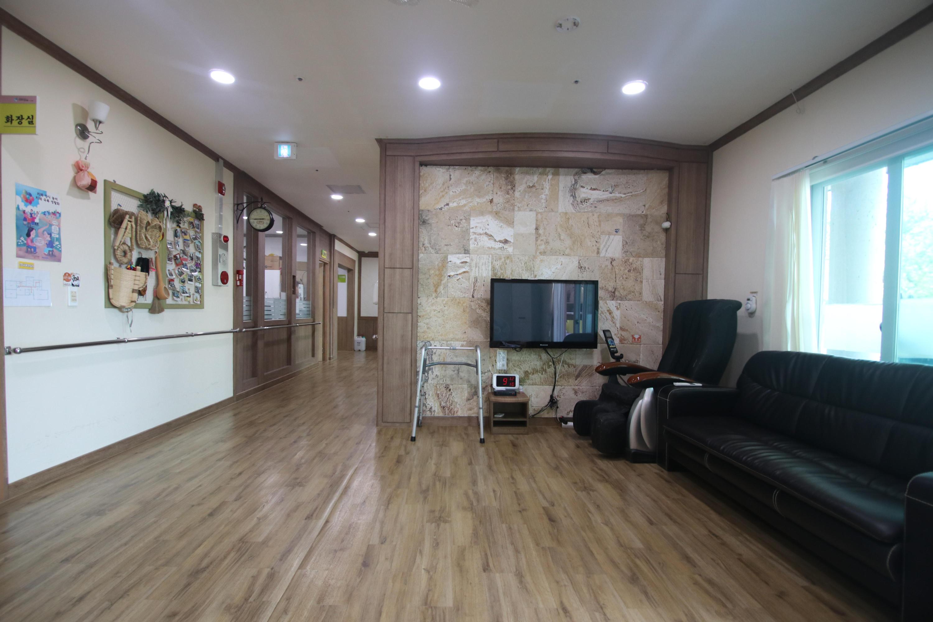 나이팅게일과 천사들 시니어빌 이미지 14