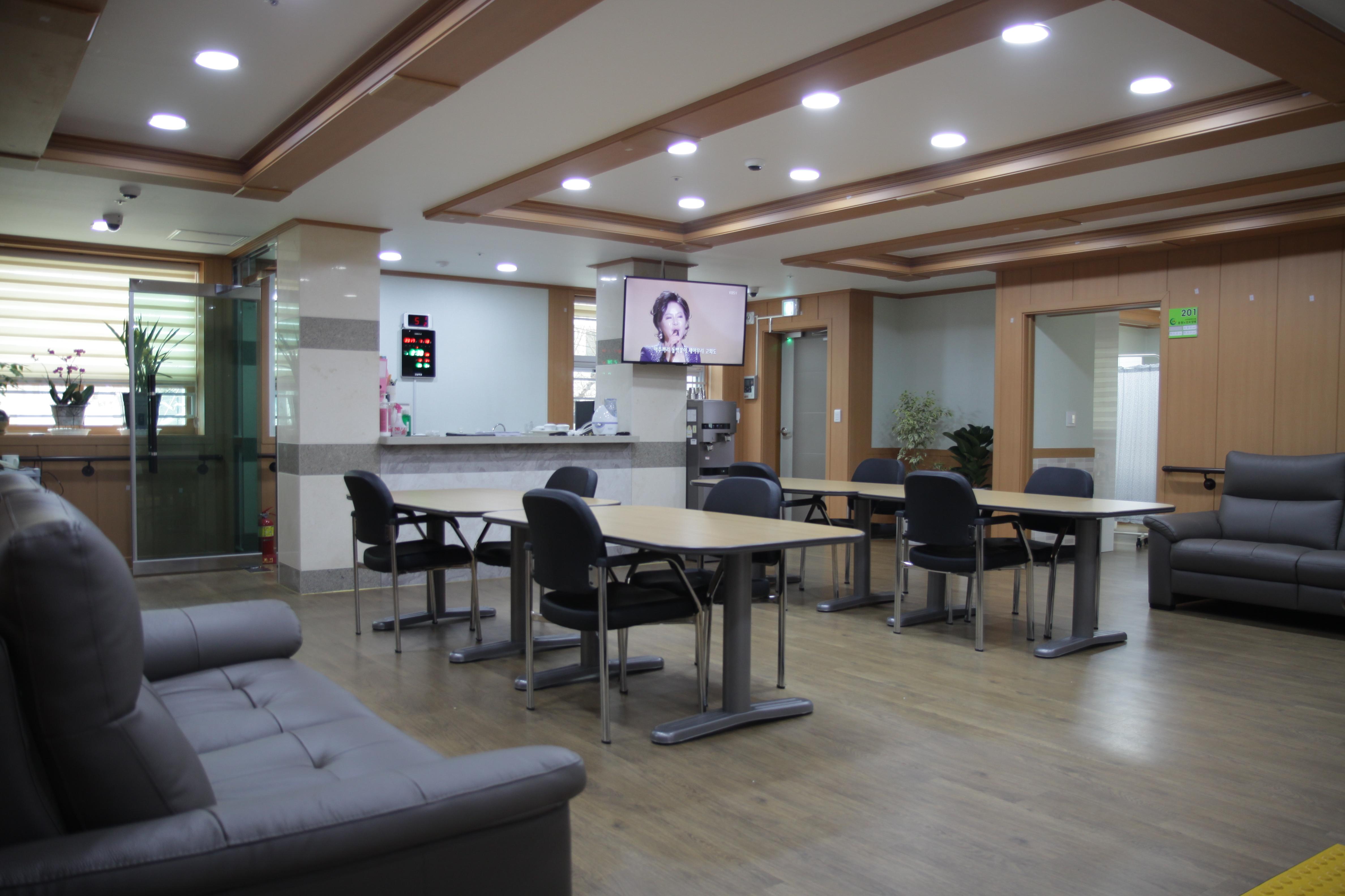 충청노인요양원Ⅱ 이미지 6