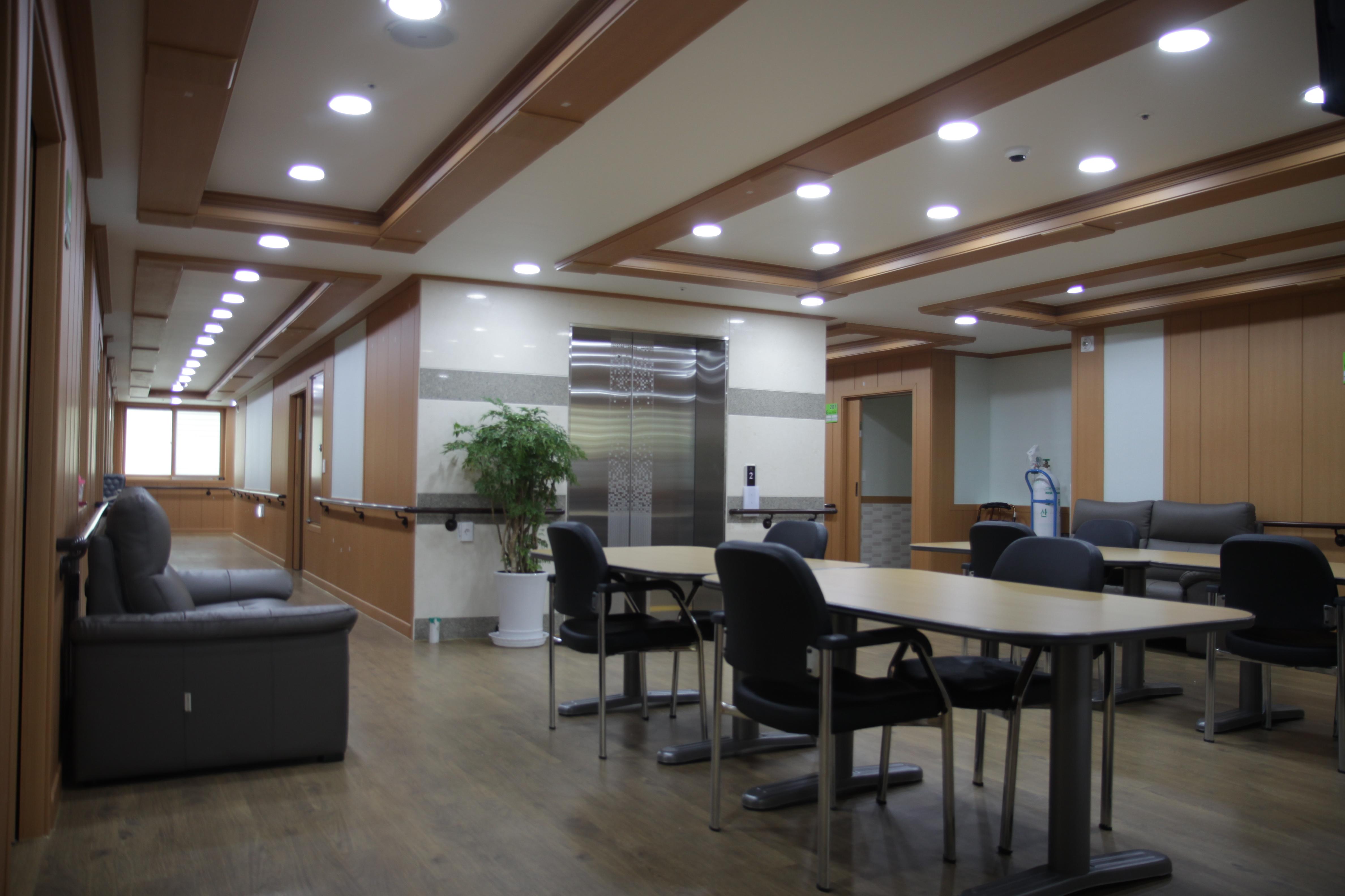 충청노인요양원Ⅱ 이미지 4