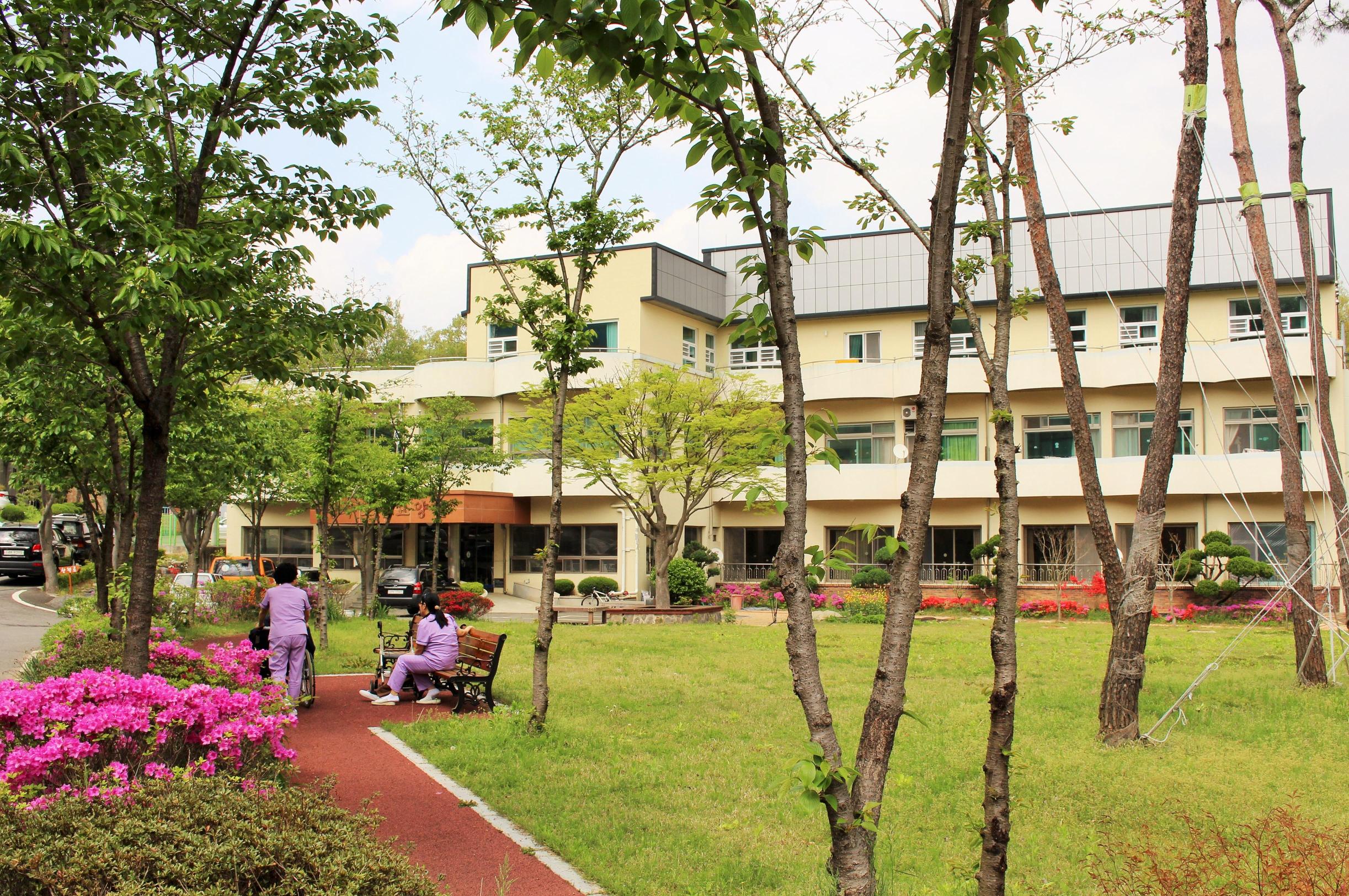 장수전문요양원 이미지 15