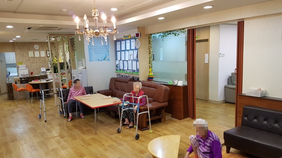 함께하는 요양원 이미지 3