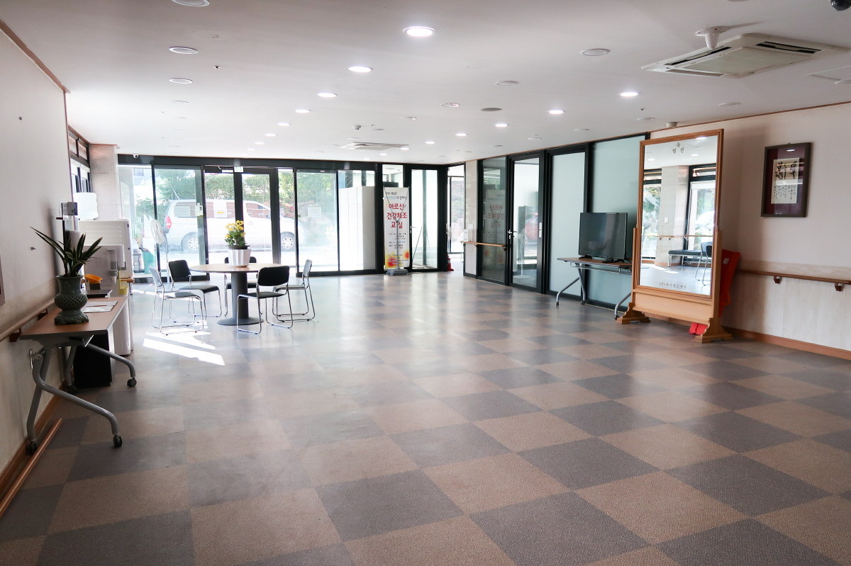 노인요양원 정원 이미지 23