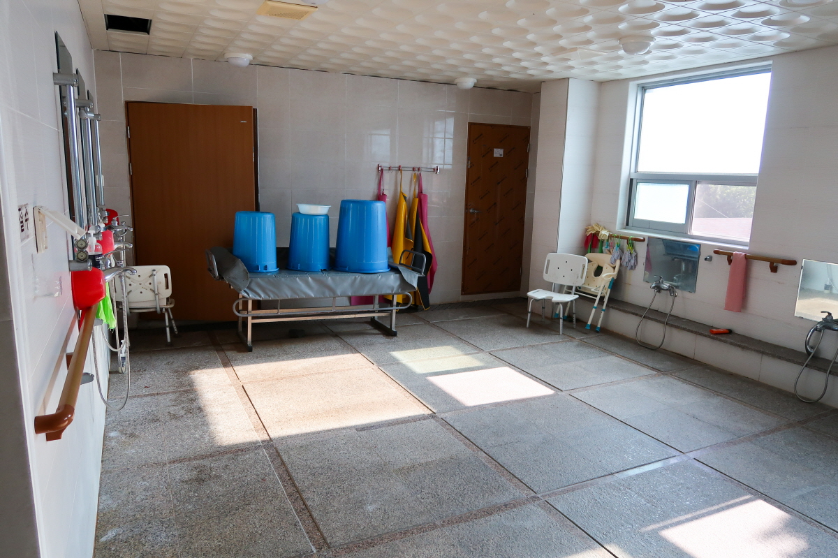 노인요양원 정원 이미지 11