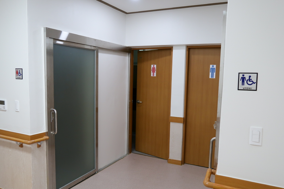 노인요양원 정원 이미지 4