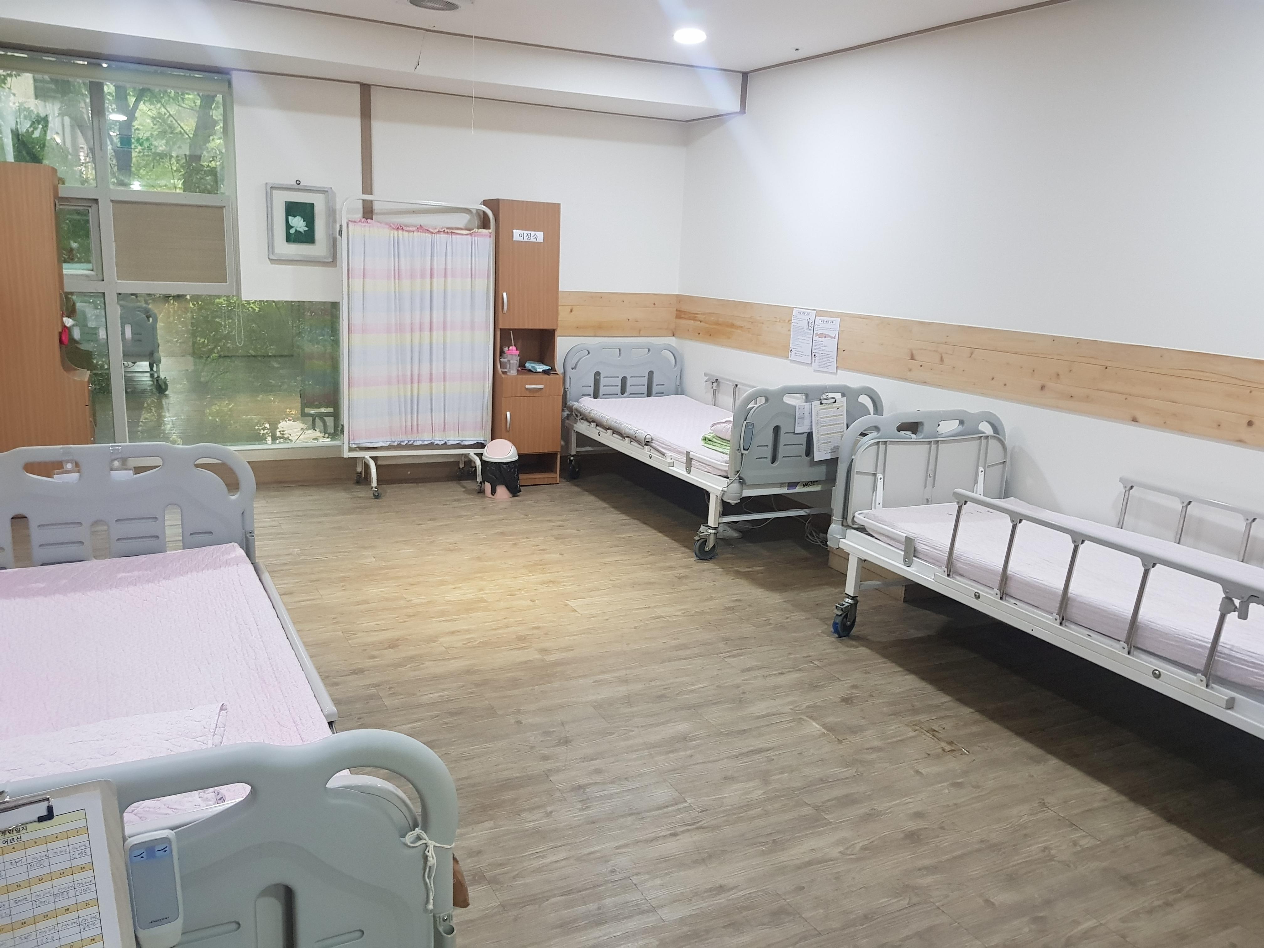 밝은 요양원 이미지 8