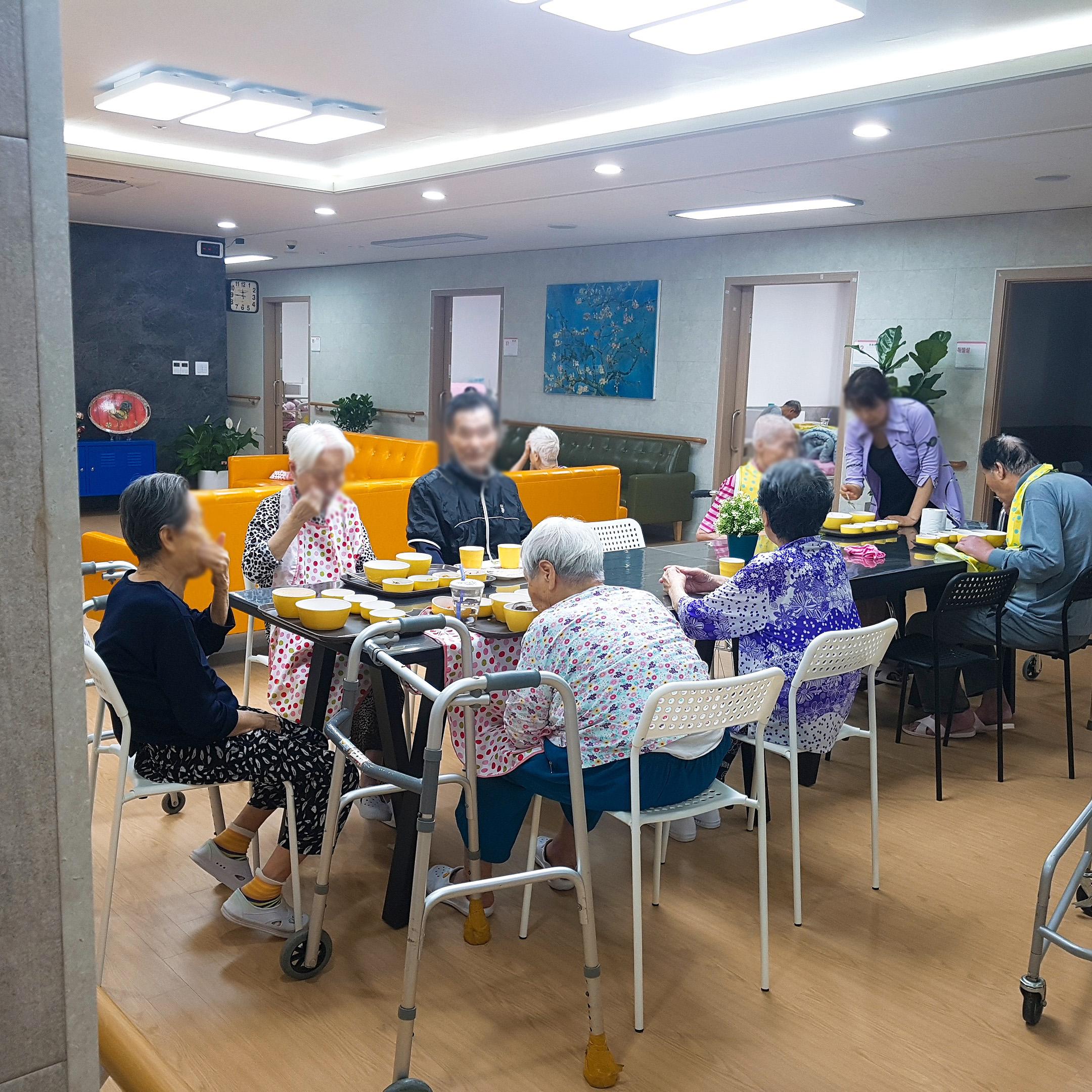 청춘요양원 이미지 2