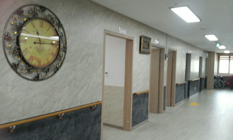 큰사랑요양원 이미지 8