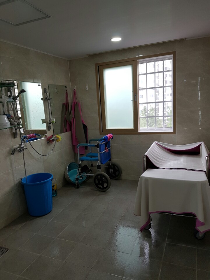 큰사랑요양원 이미지 11