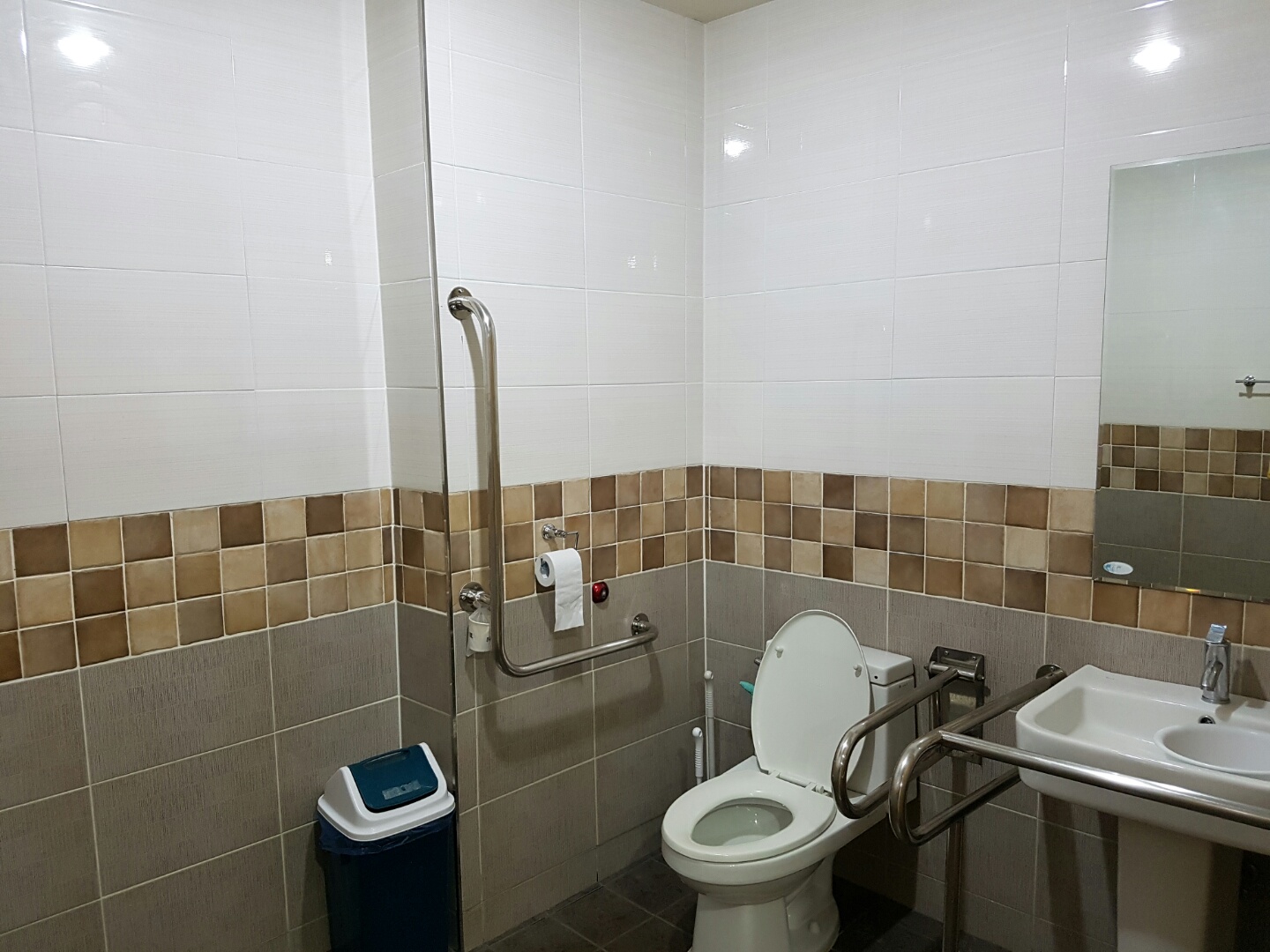 큰사랑노인요양원 이미지 4