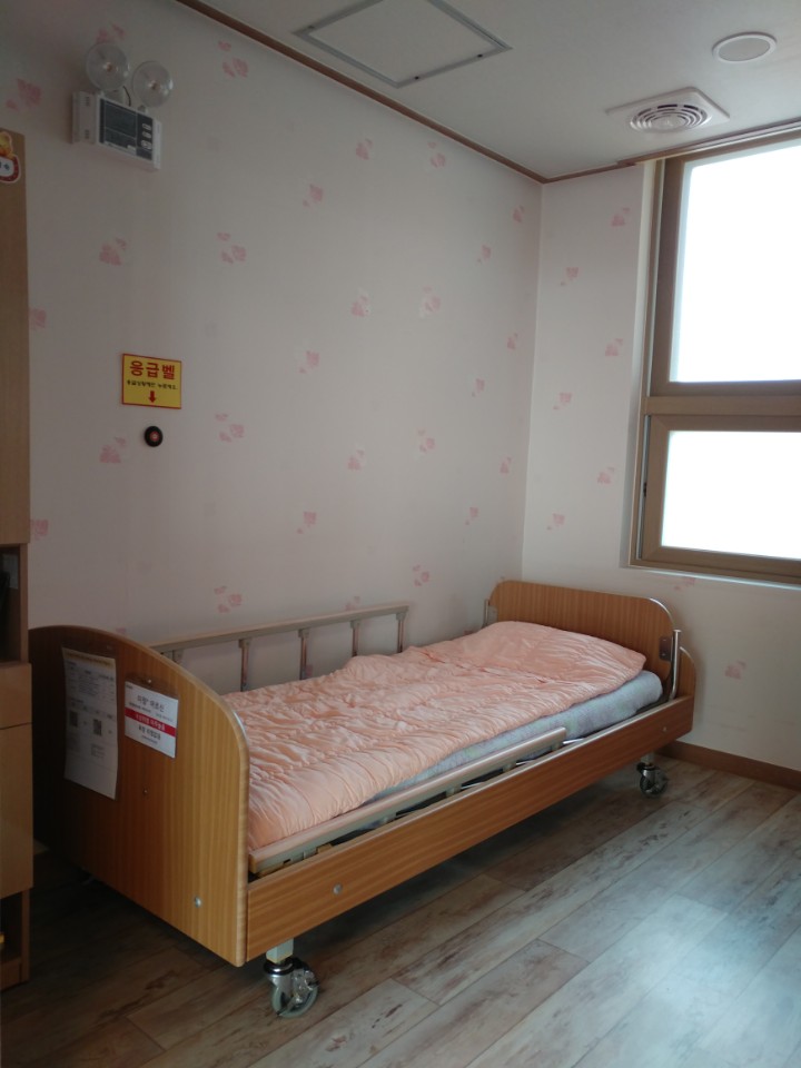 신망애치매전문요양원 이미지 17