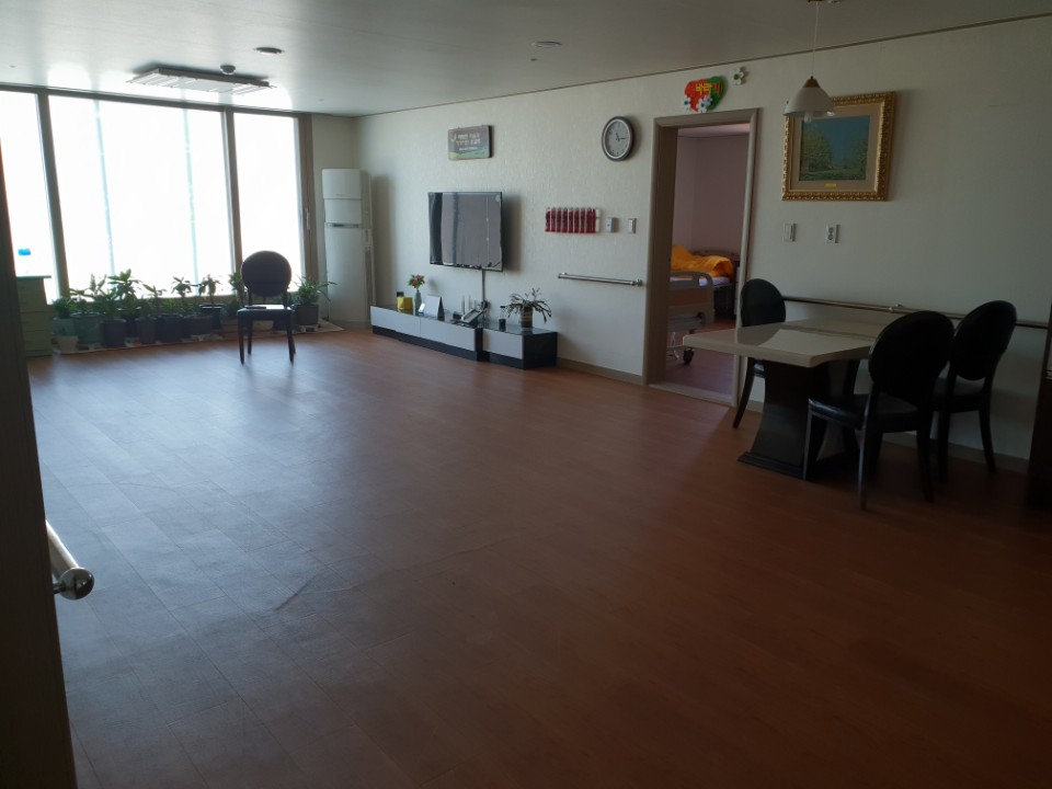 솔마루요양원 이미지 2