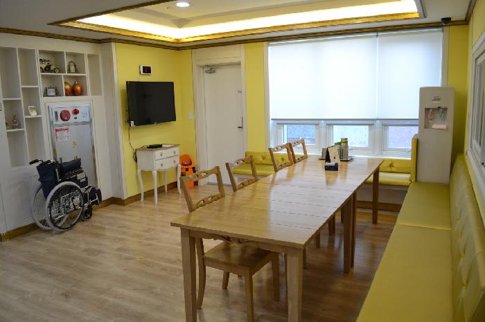 명성노인요양시설 이미지 13