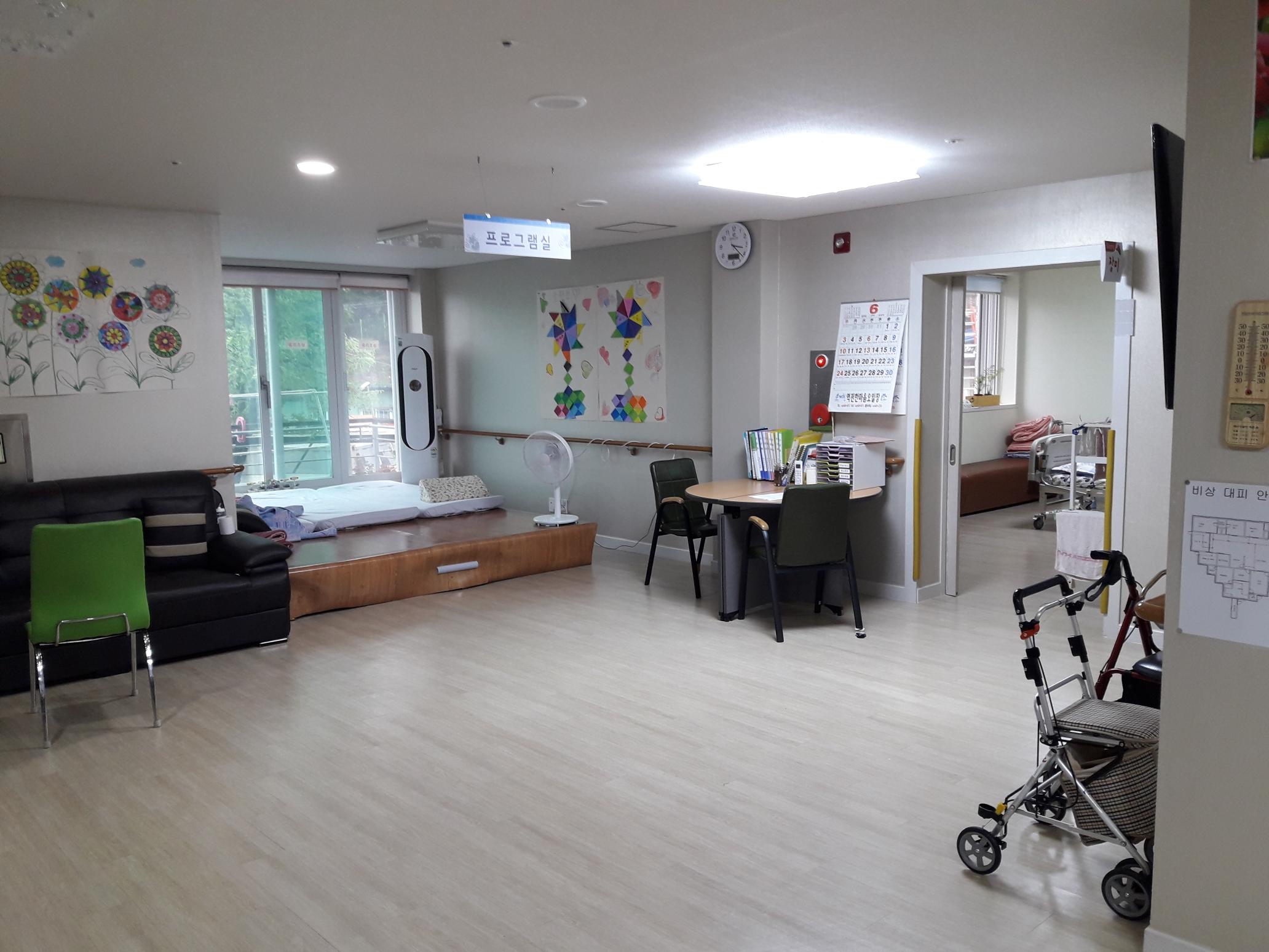 늘편한요양원 이미지 3