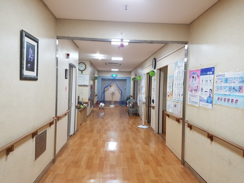 수원시립노인전문요양원 이미지 4
