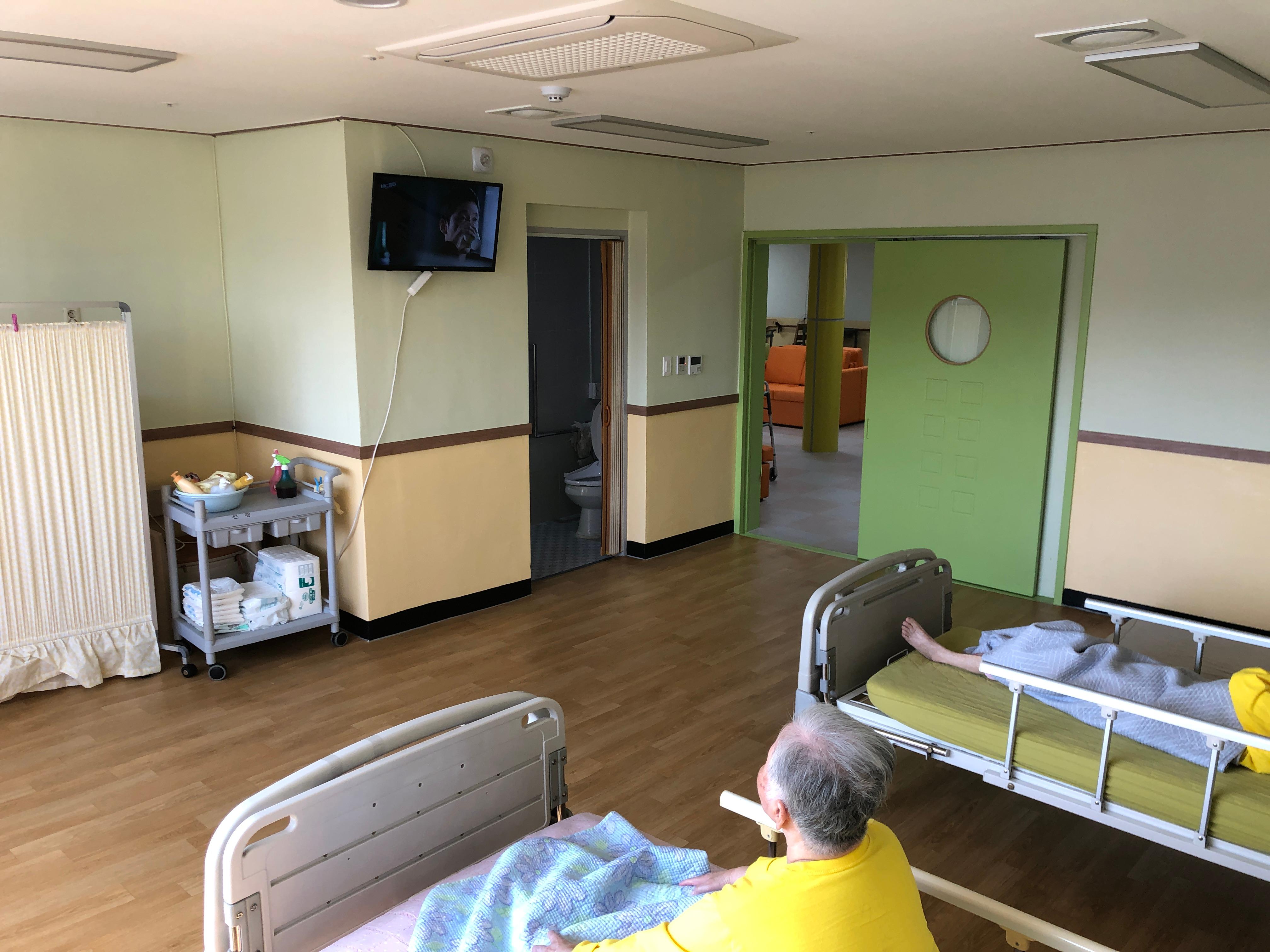 진안군복합노인복지타운 노인요양원 이미지 3