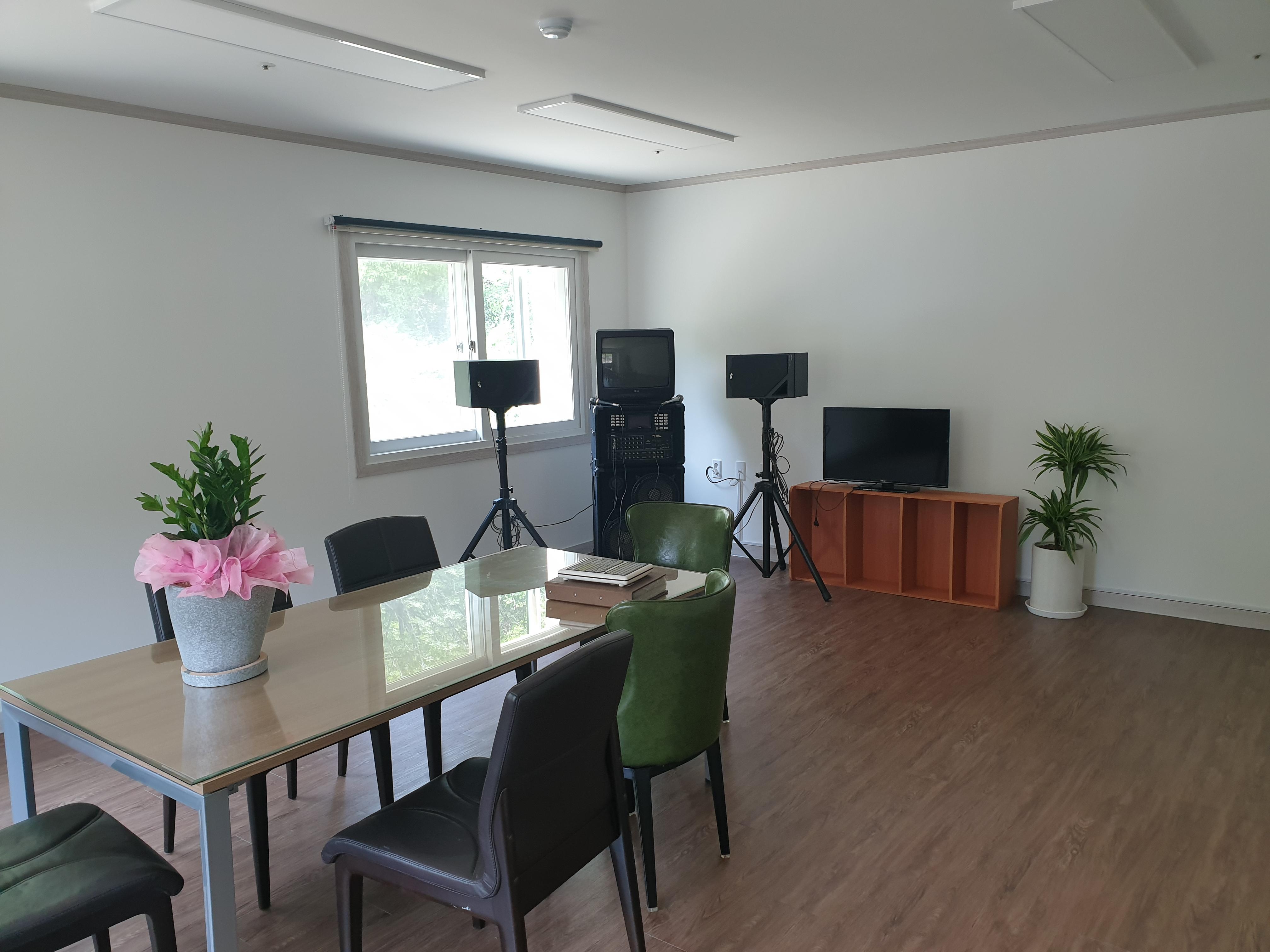 본정노인요양원 이미지 9