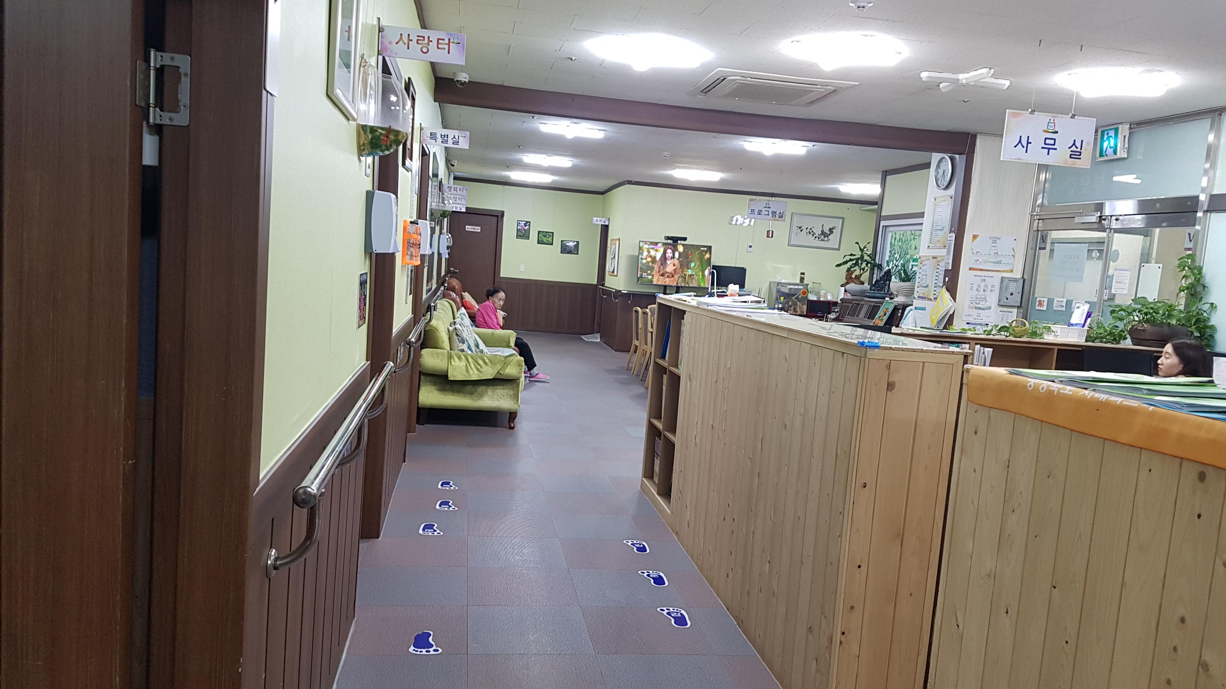 새늘청주요양원 이미지 17