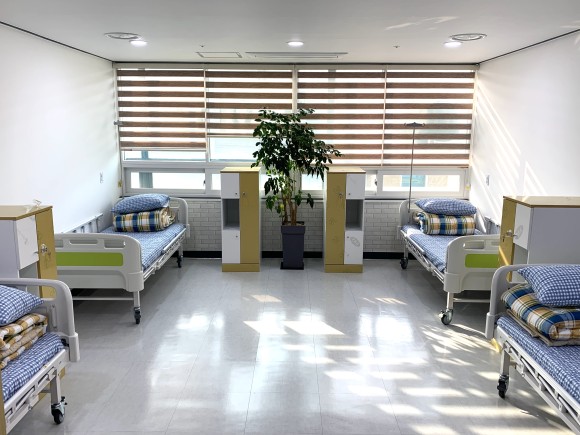 하이탑요양원 이미지 8