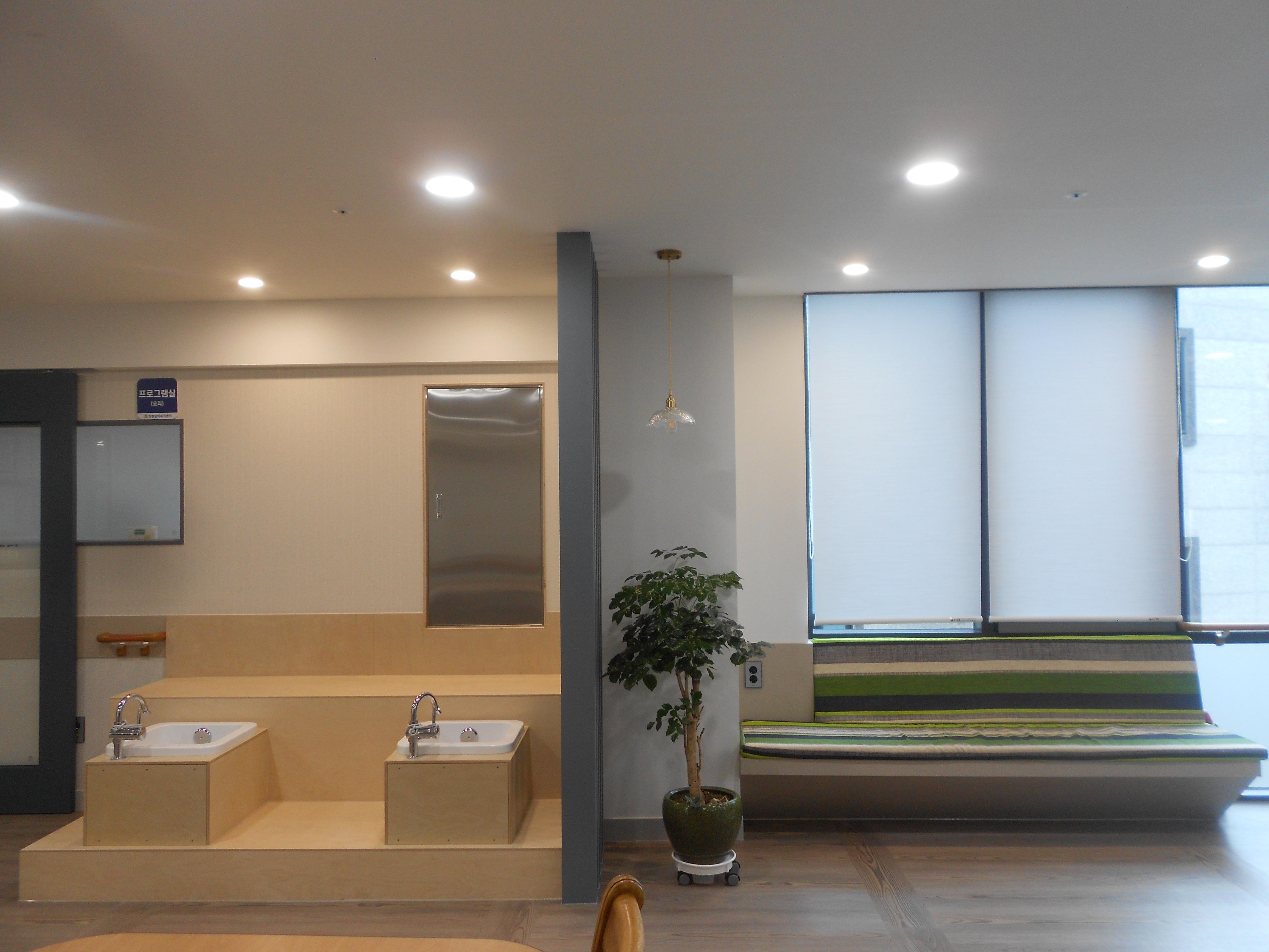 정평실버복지센터노인요양공동생활가정 이미지 4