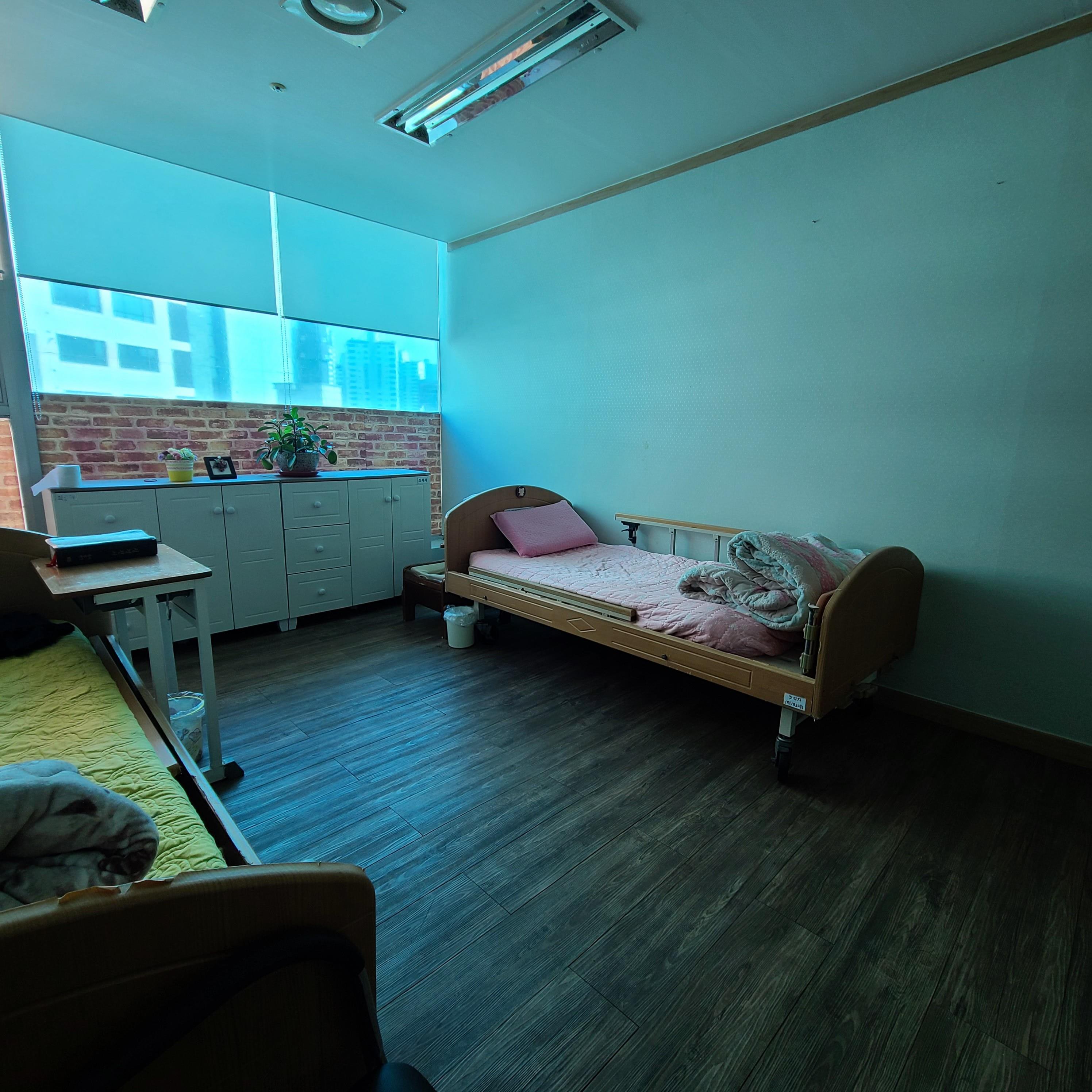 봄날실버요양원 이미지 7