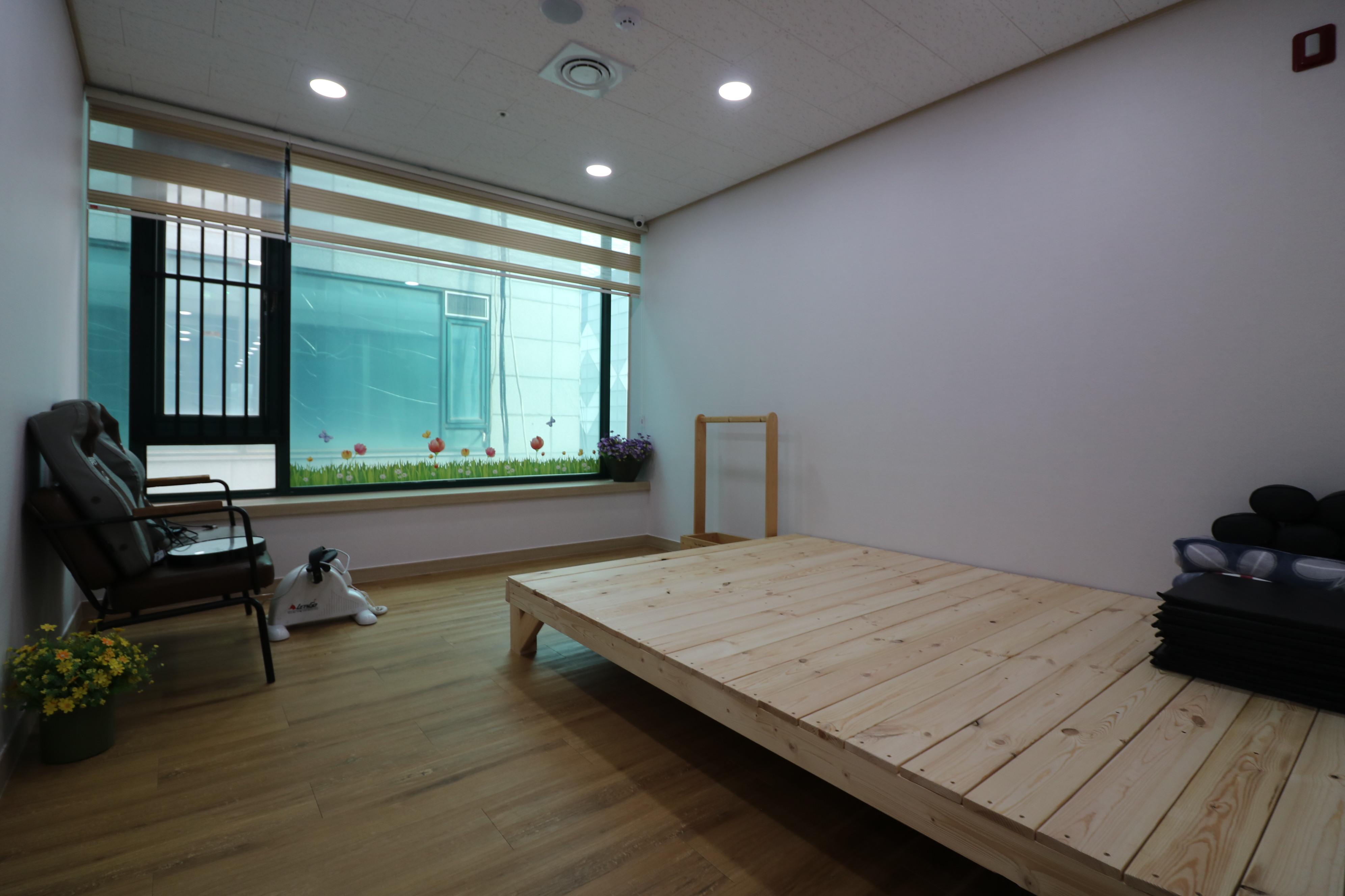 웃음꽃피는마을 요양원 이미지 8