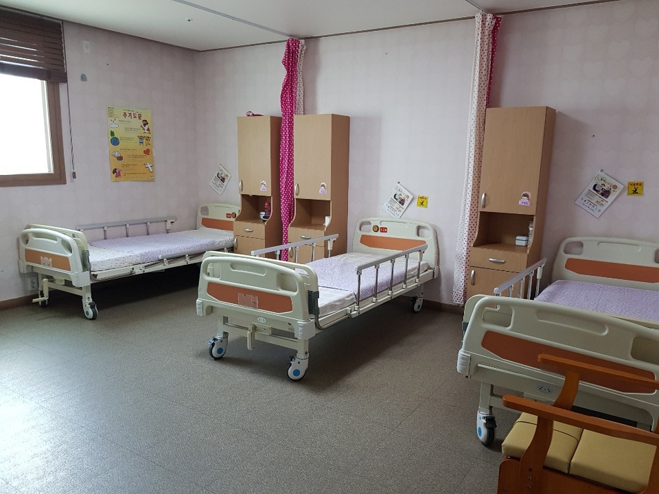 봄날요양원 이미지 6