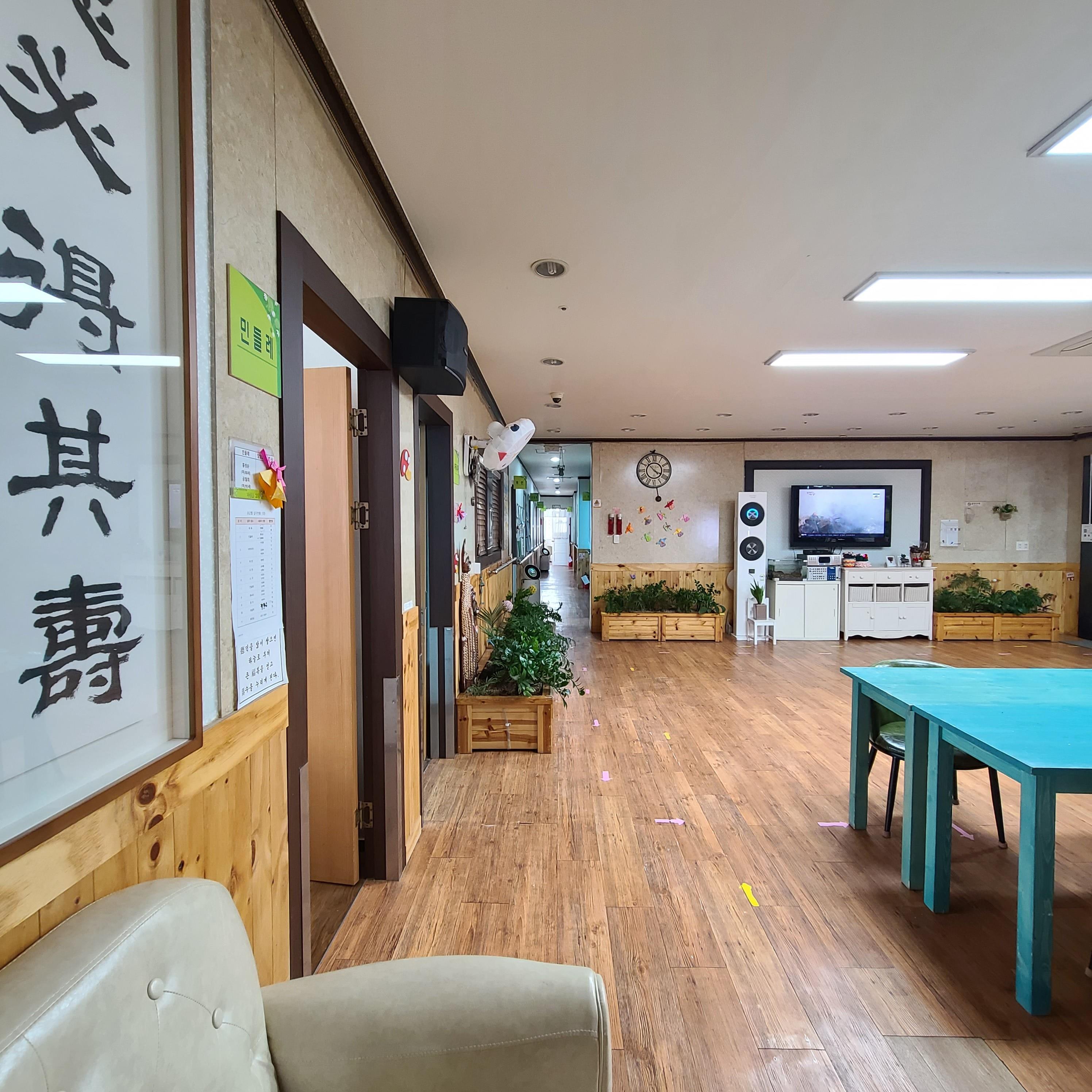 봄날실버요양원 이미지 10