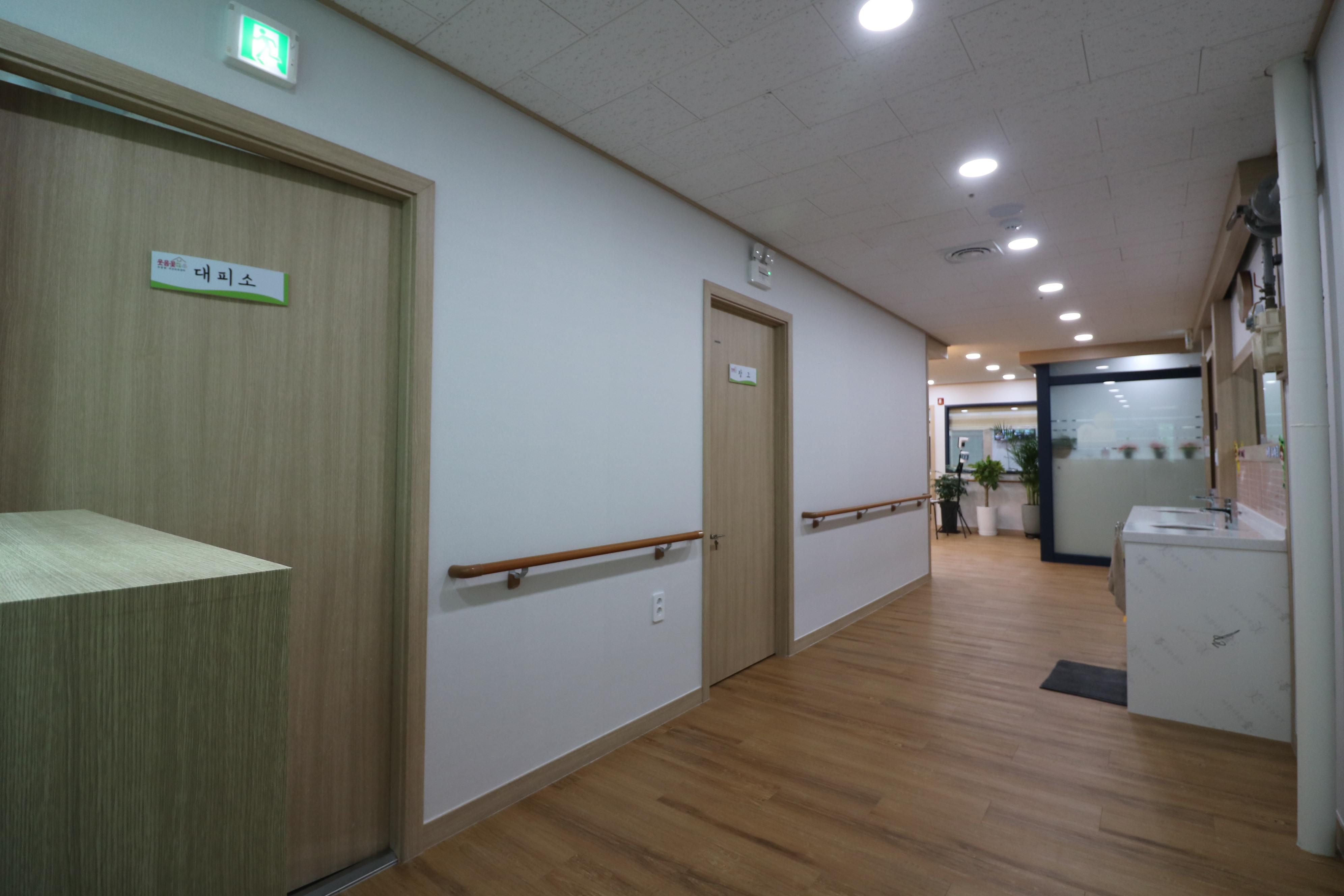 웃음꽃피는마을 요양원 이미지 6