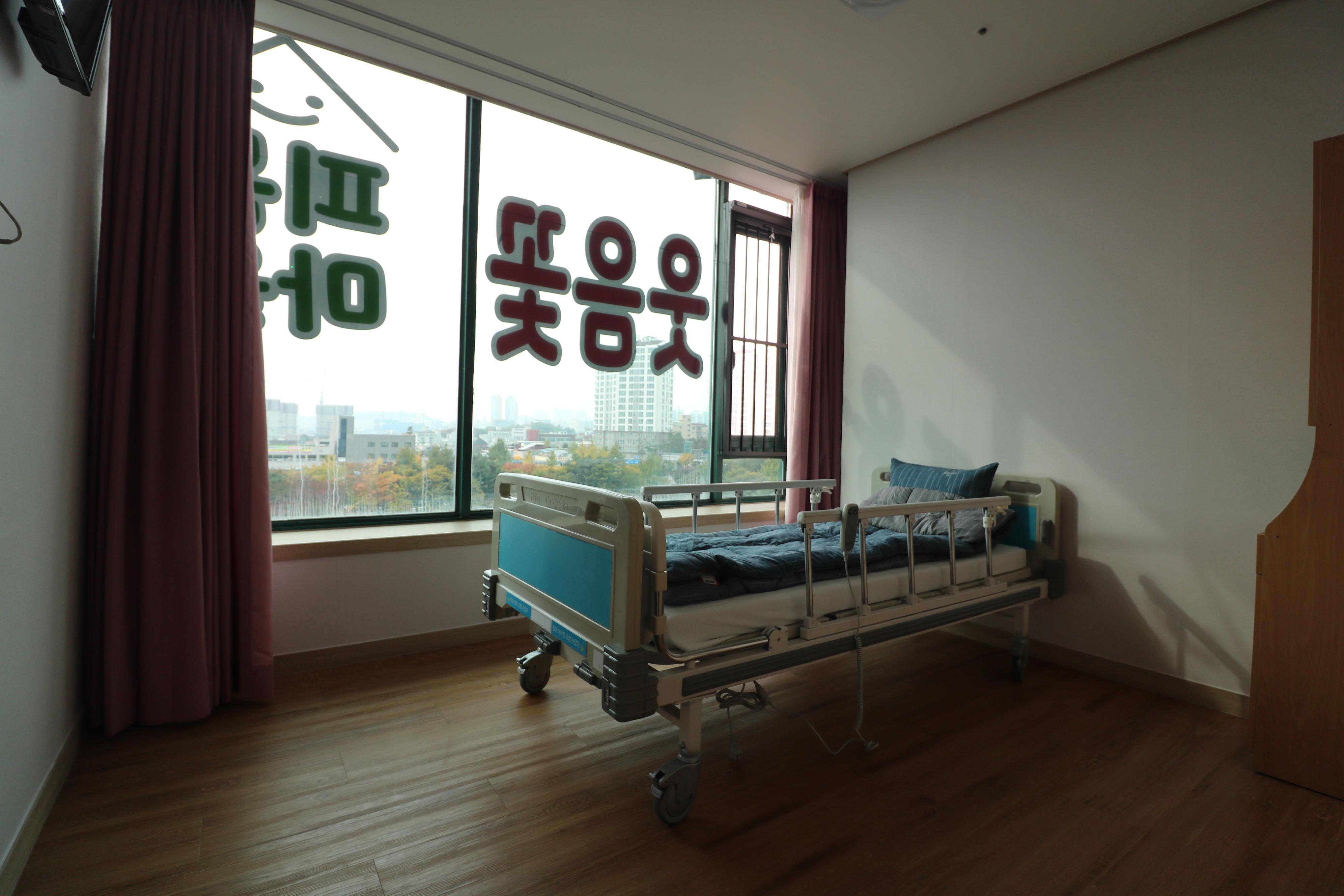 웃음꽃피는마을 요양원 이미지 15