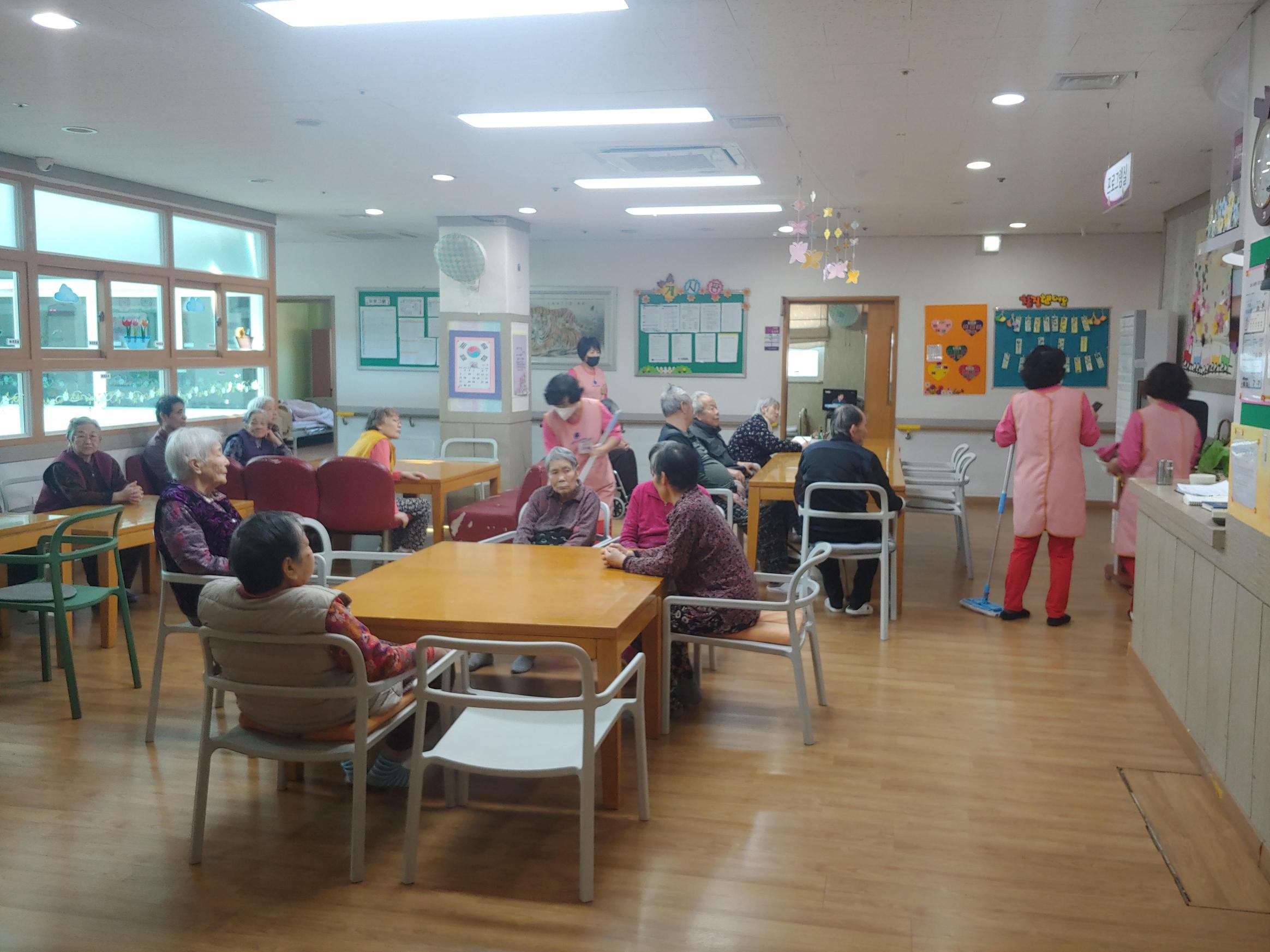 동진노인복지센터 이미지 4