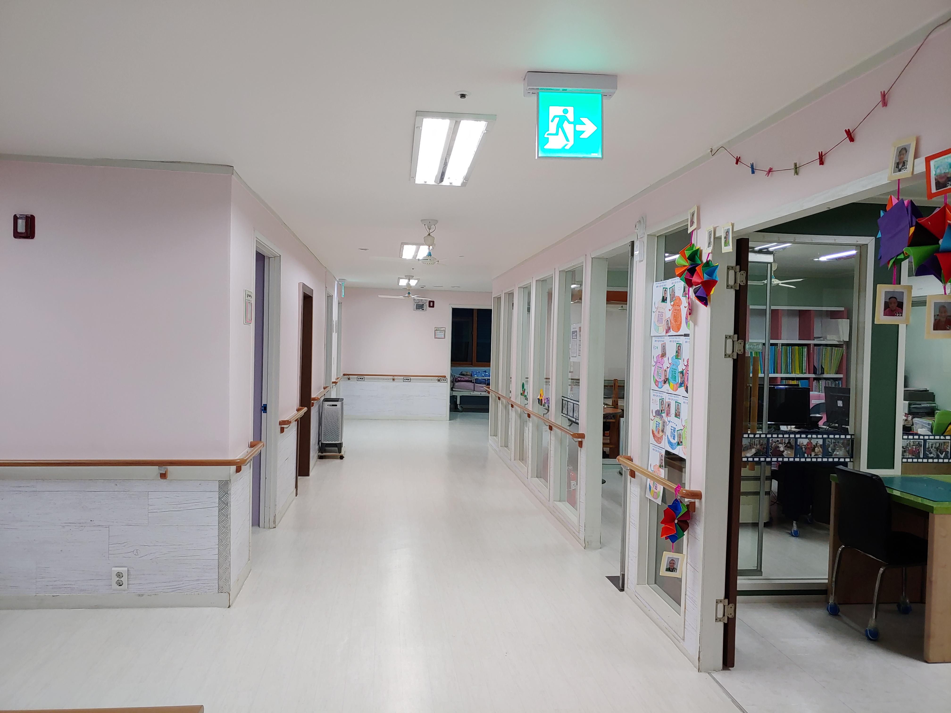 중산요양원 이미지 8