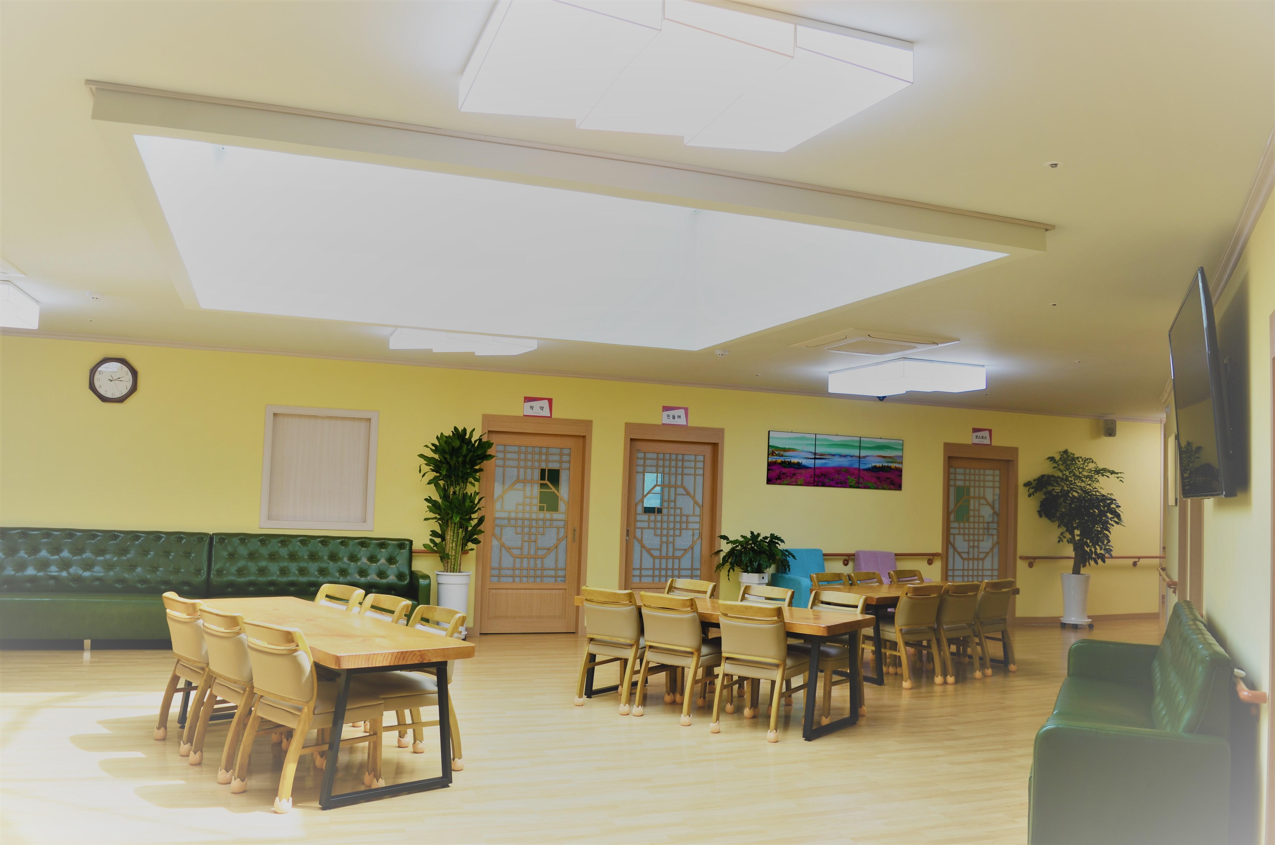 늘사랑실버홈 이미지 10