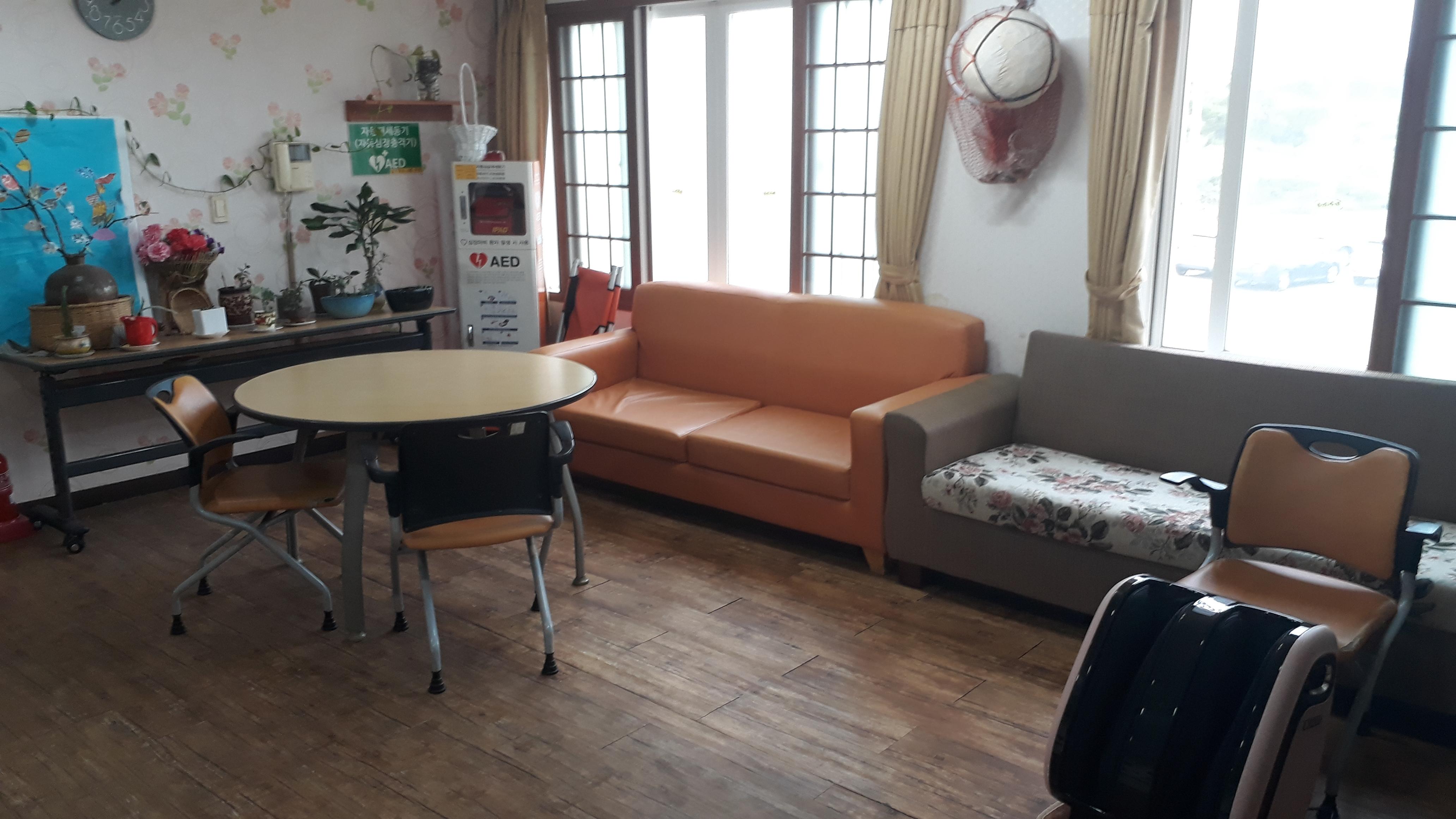 은빛마을노인복지센터 이미지 2