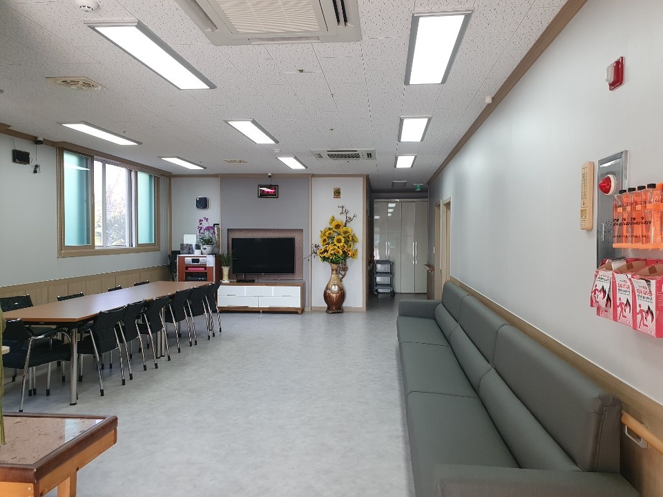 우리사랑노인전문요양원 이미지 9