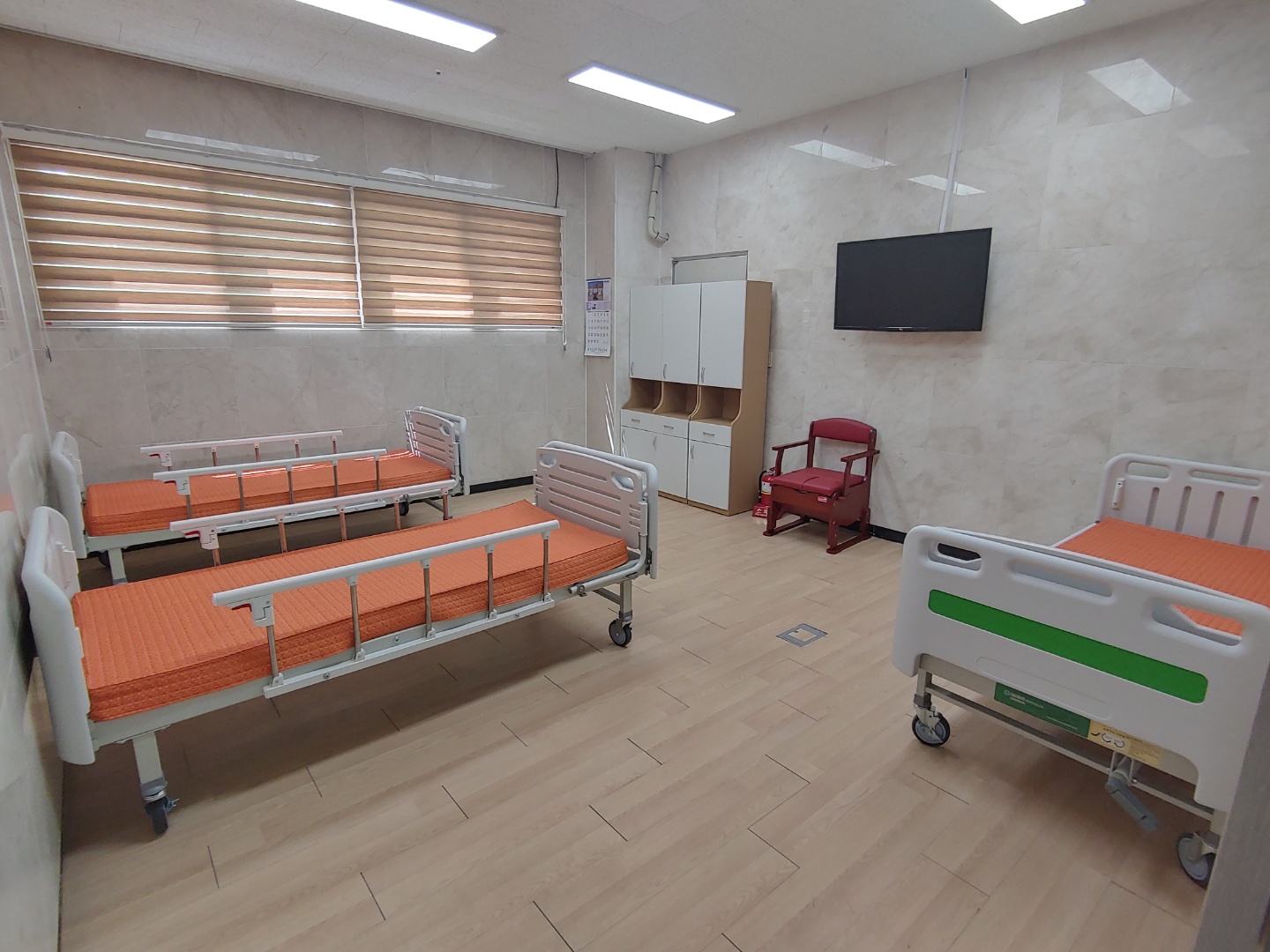 큰빛요양원 이미지 8