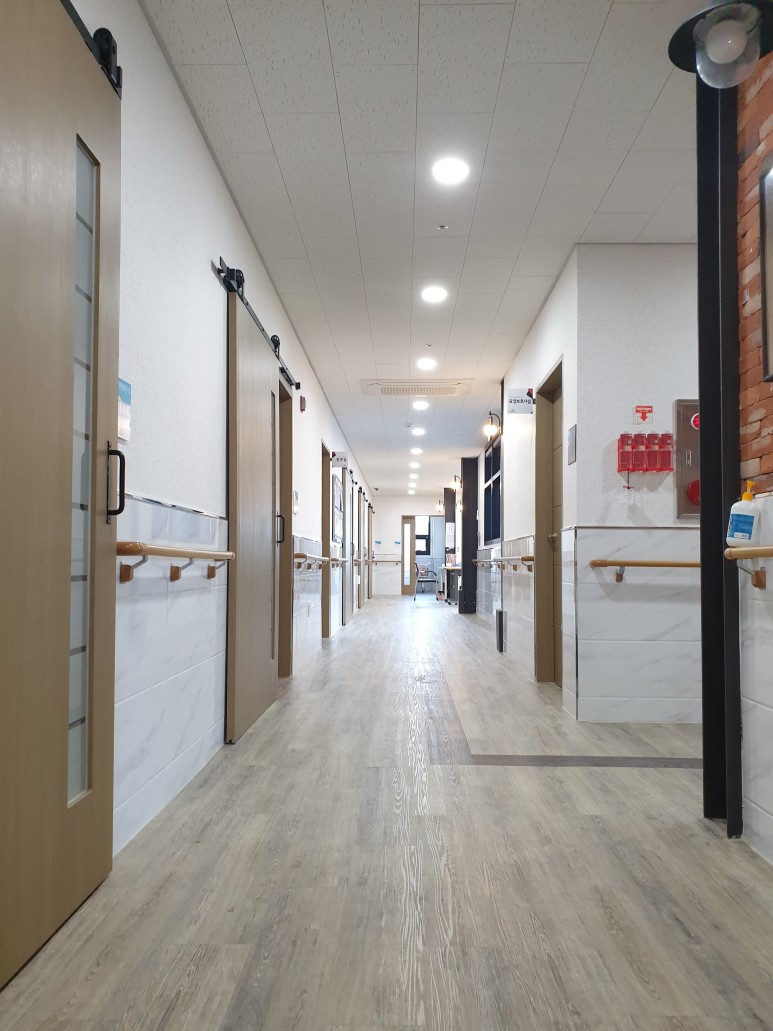 더행복한요양원 이미지 3