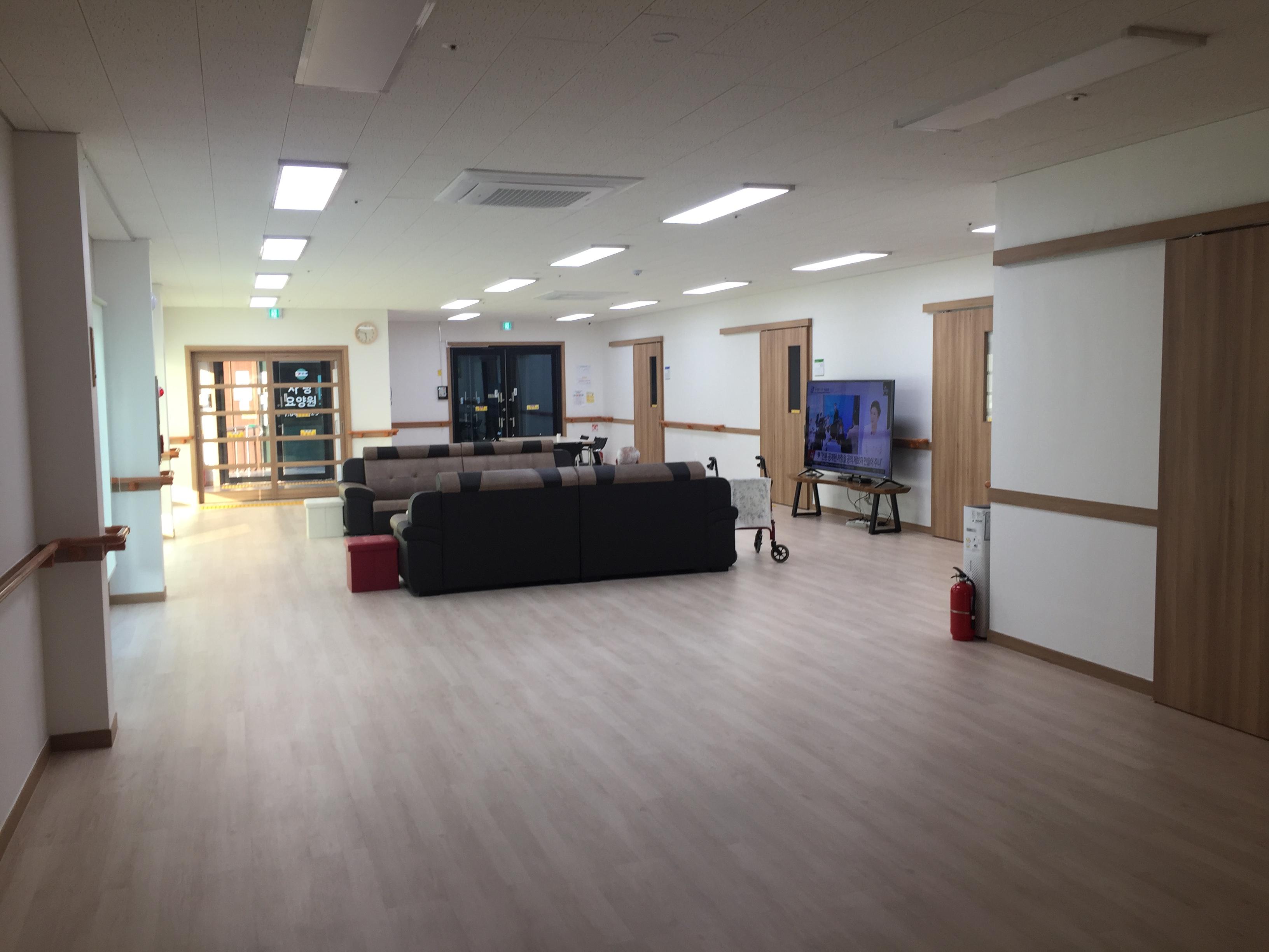 충주사랑요양원 이미지 9