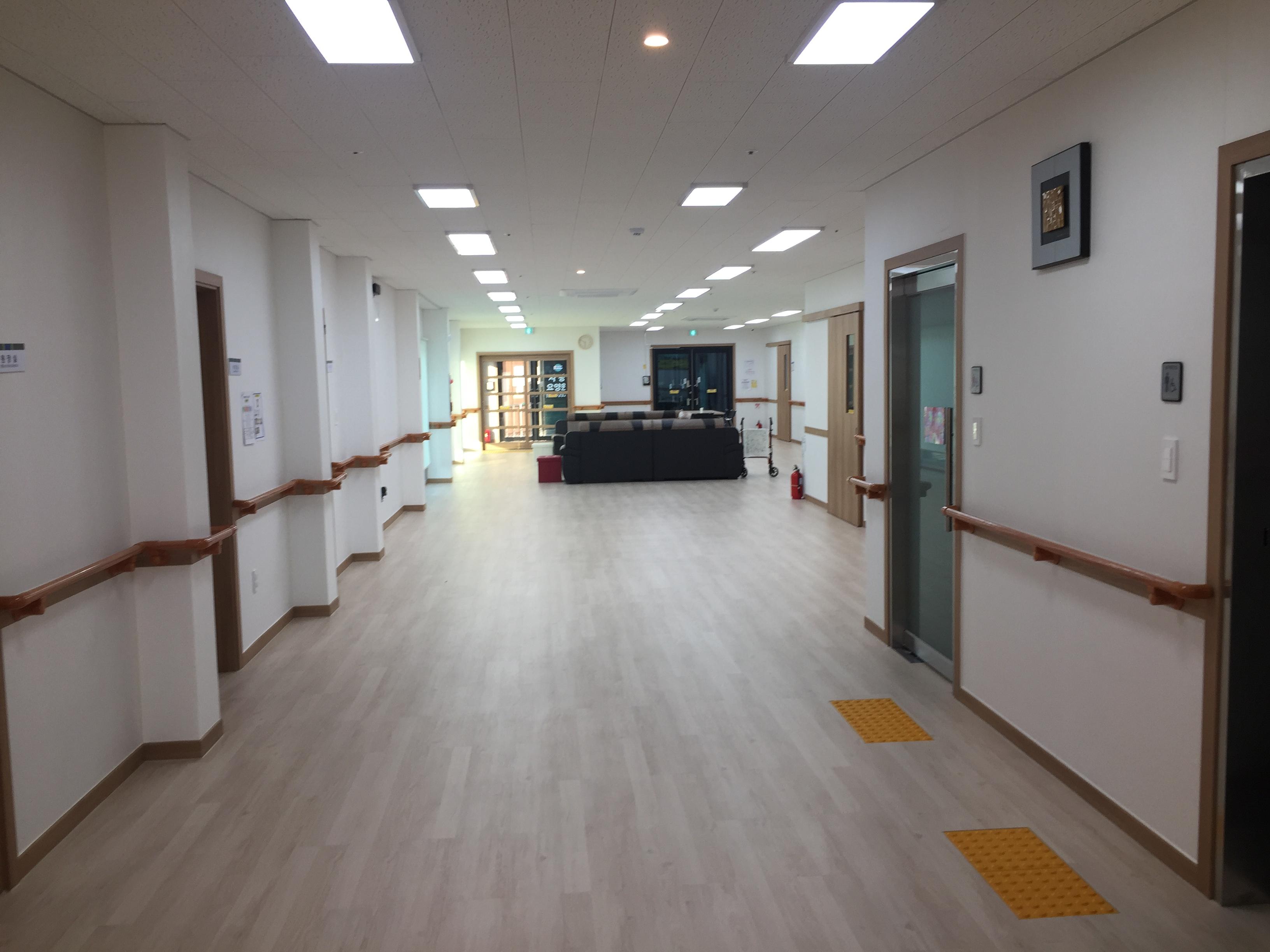 충주사랑요양원 이미지 8