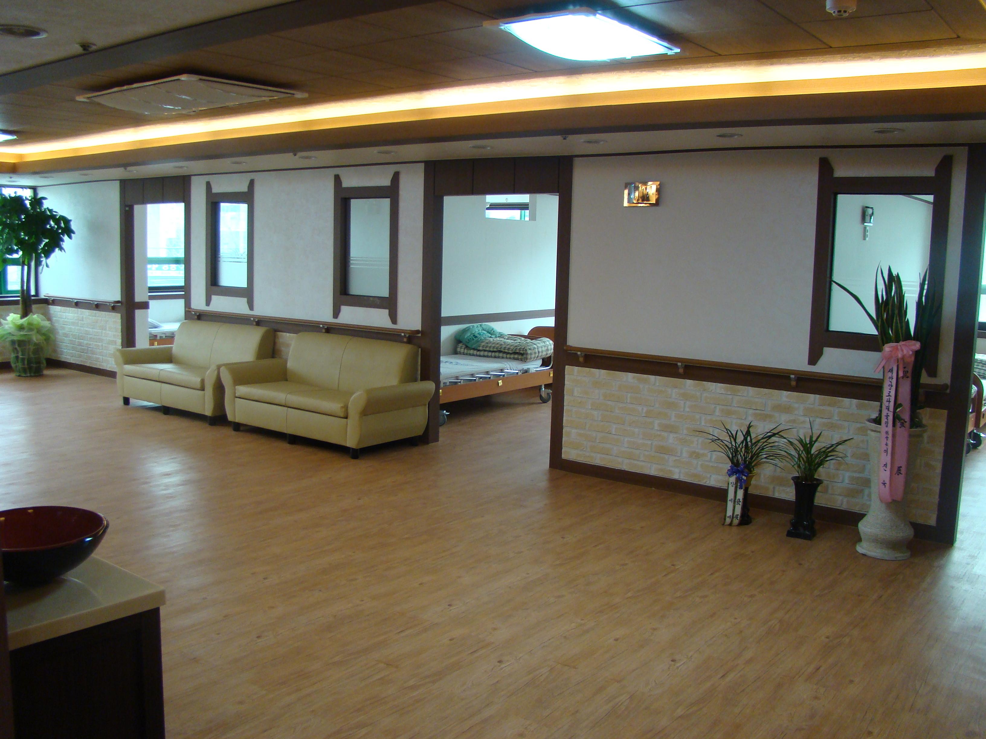 해피나라노인전문요양원 이미지 3