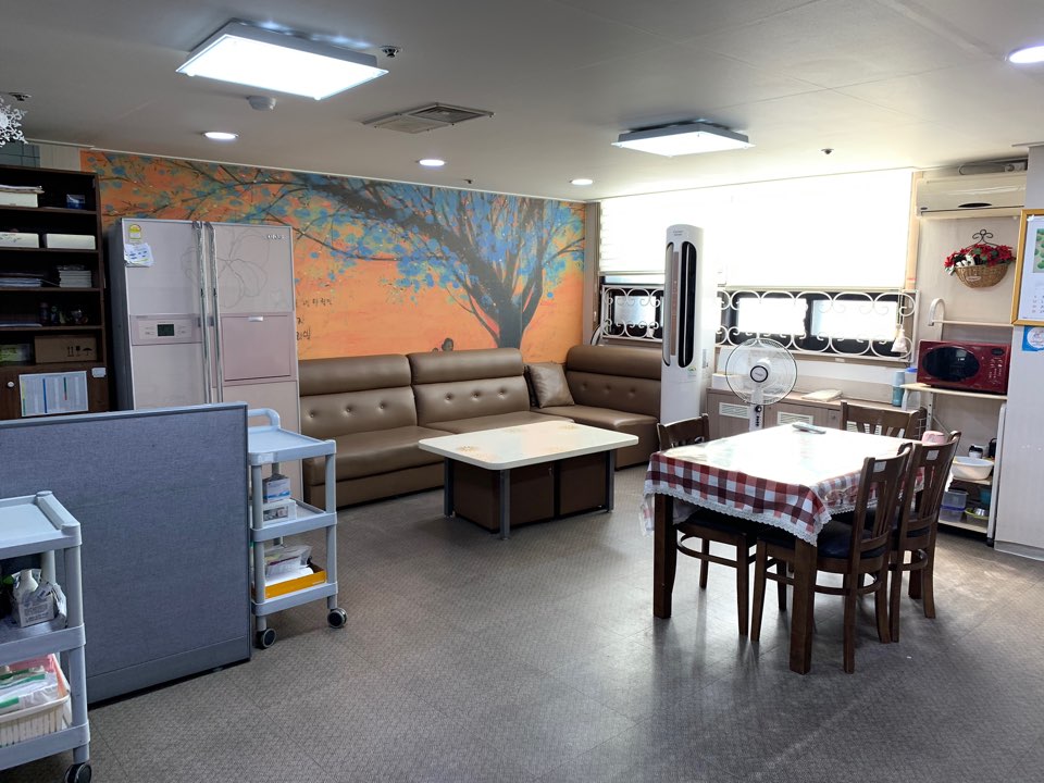 봄날서울요양원 이미지 3