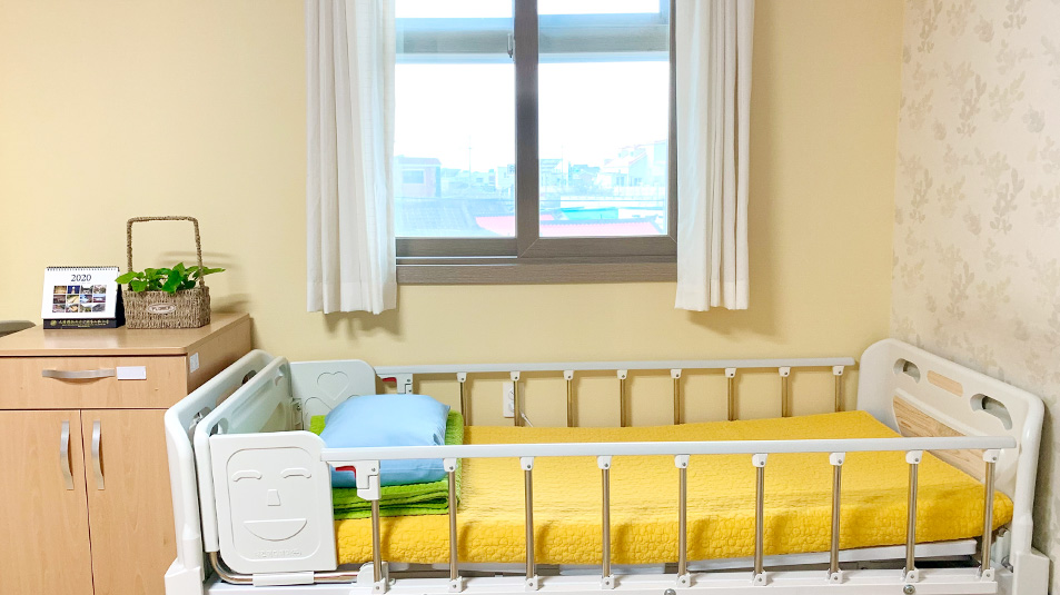 진해금강노인전문요양원 이미지 3